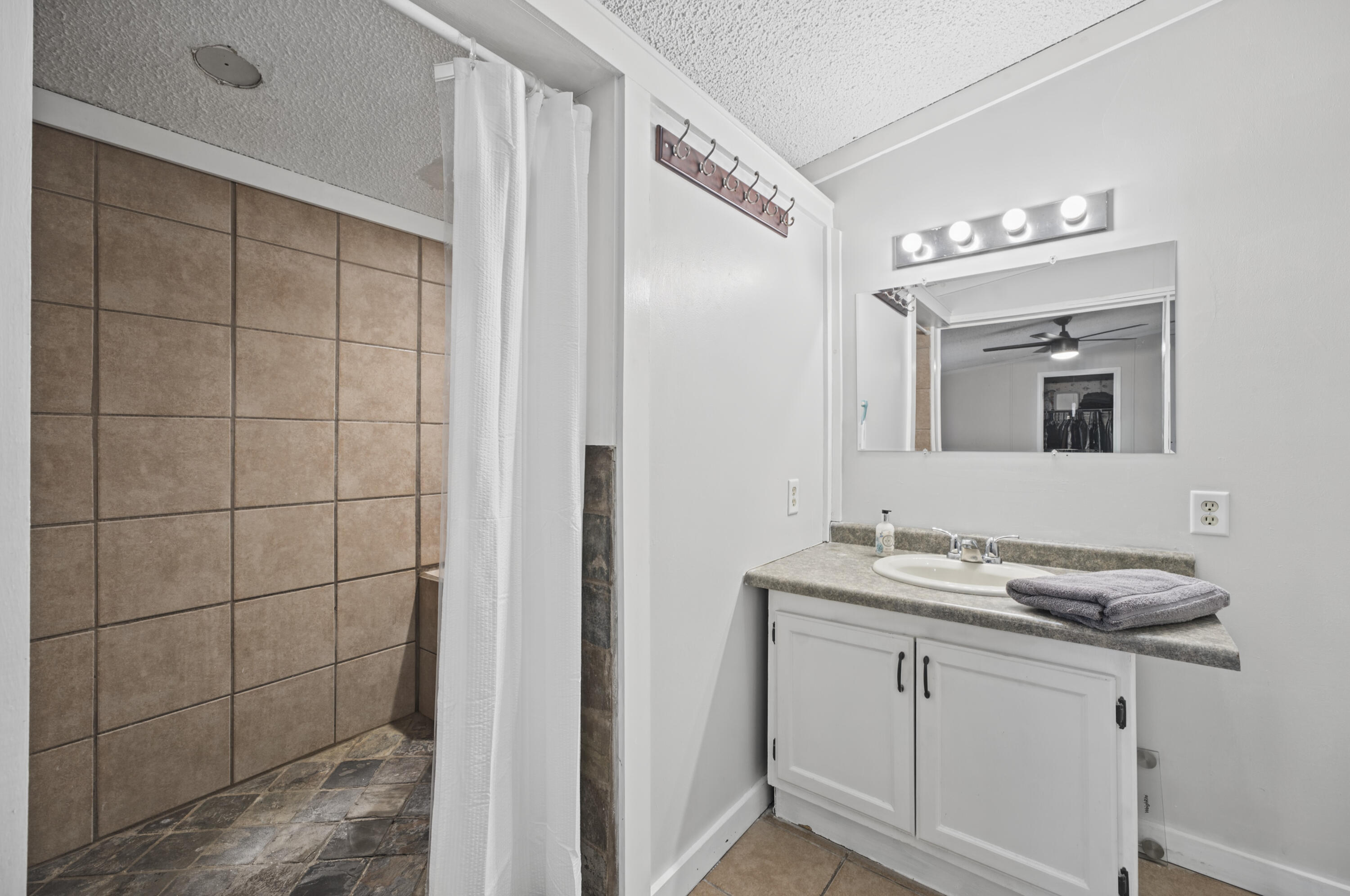 63253 8th Avenue South Haven MI 49090