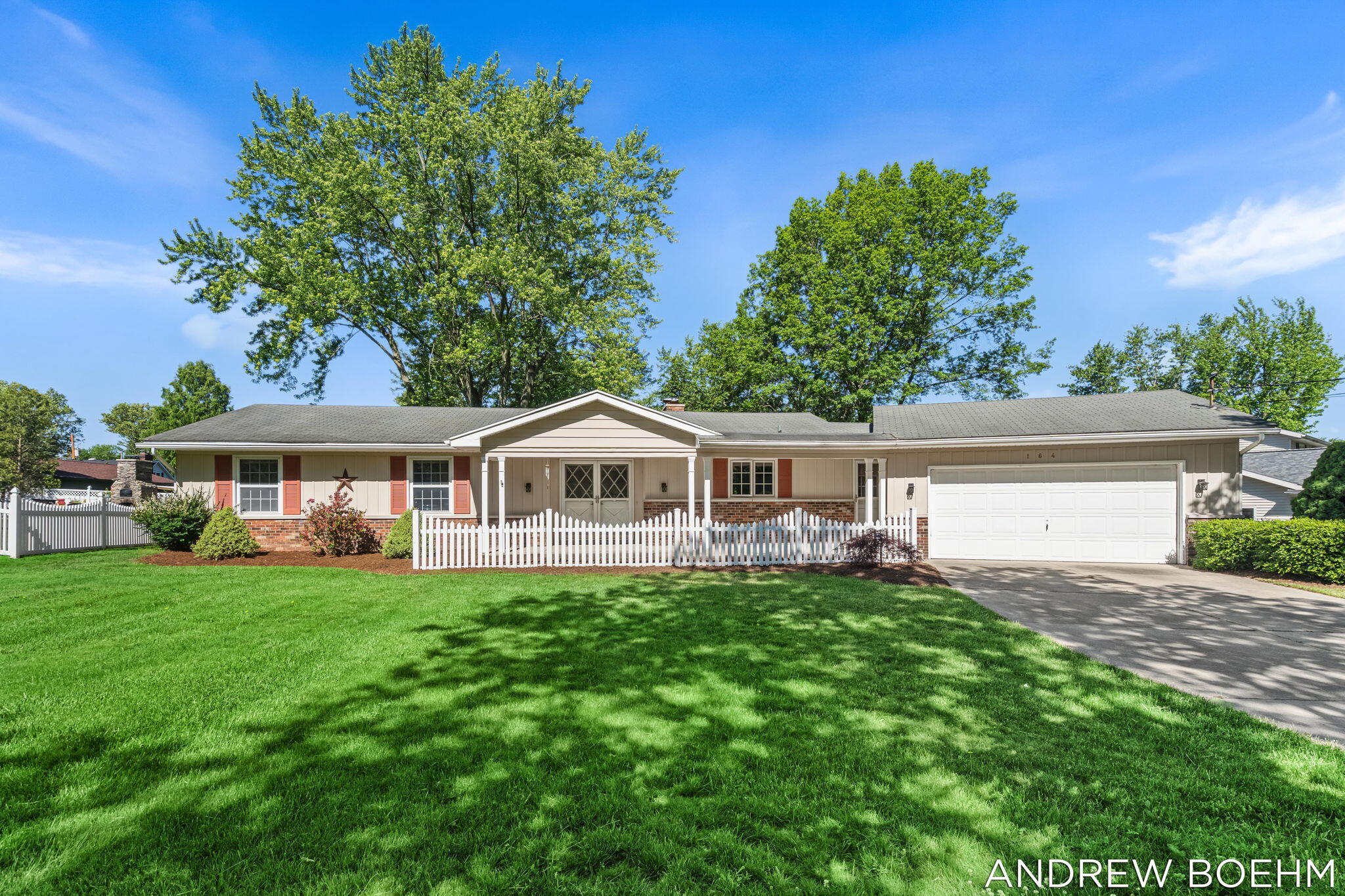 164 Euna Vista Drive Holland MI 49423