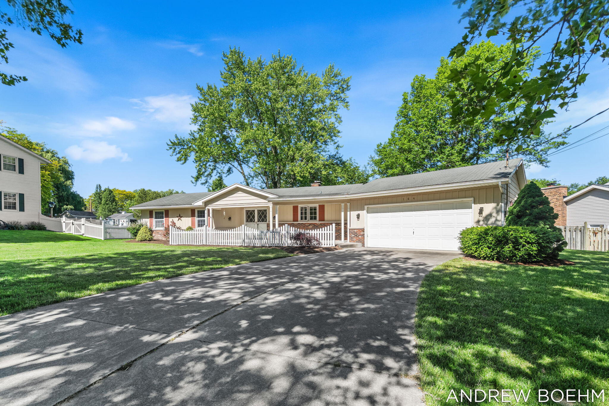 164 Euna Vista Drive Holland MI 49423