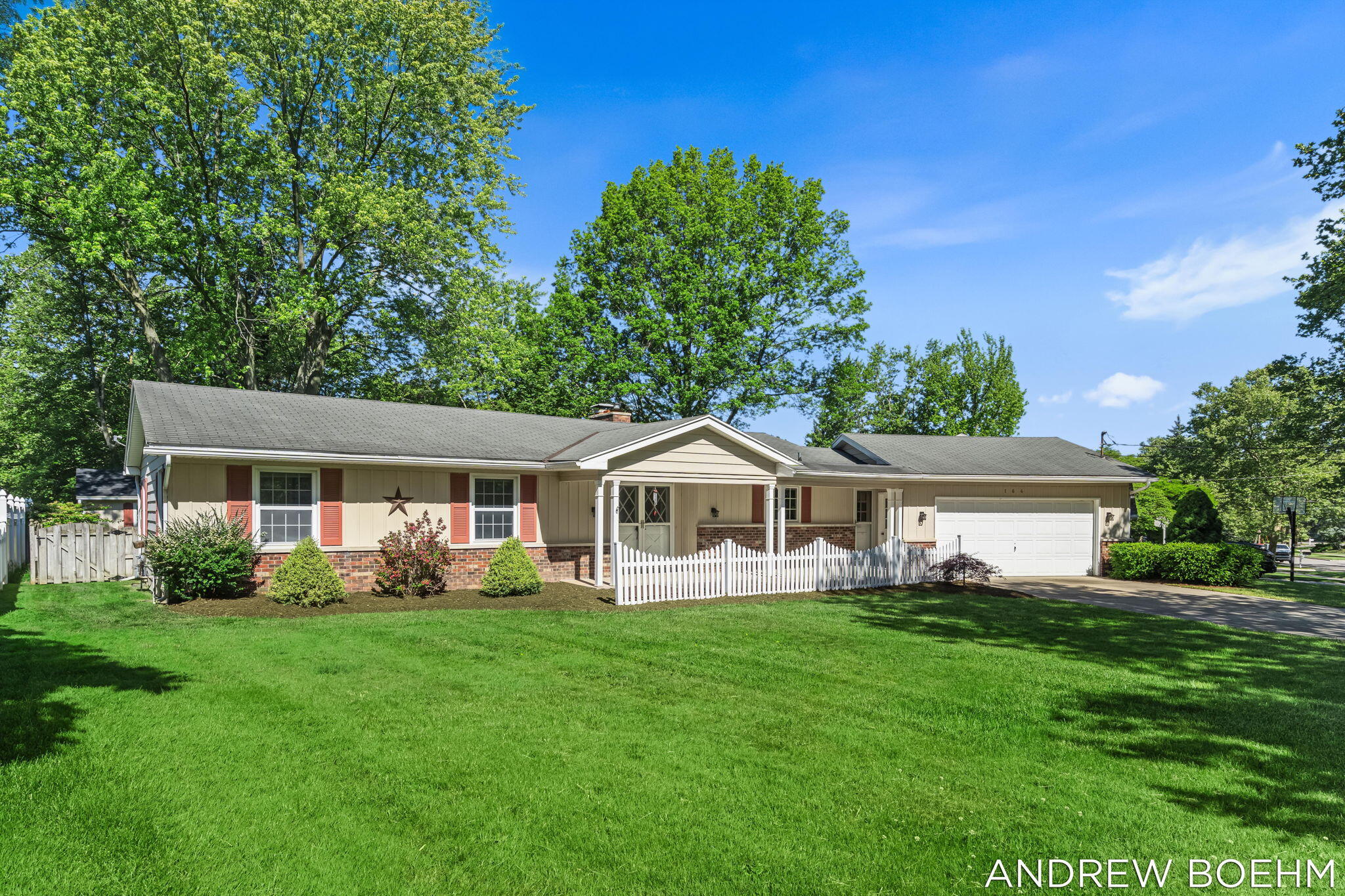164 Euna Vista Drive Holland MI 49423