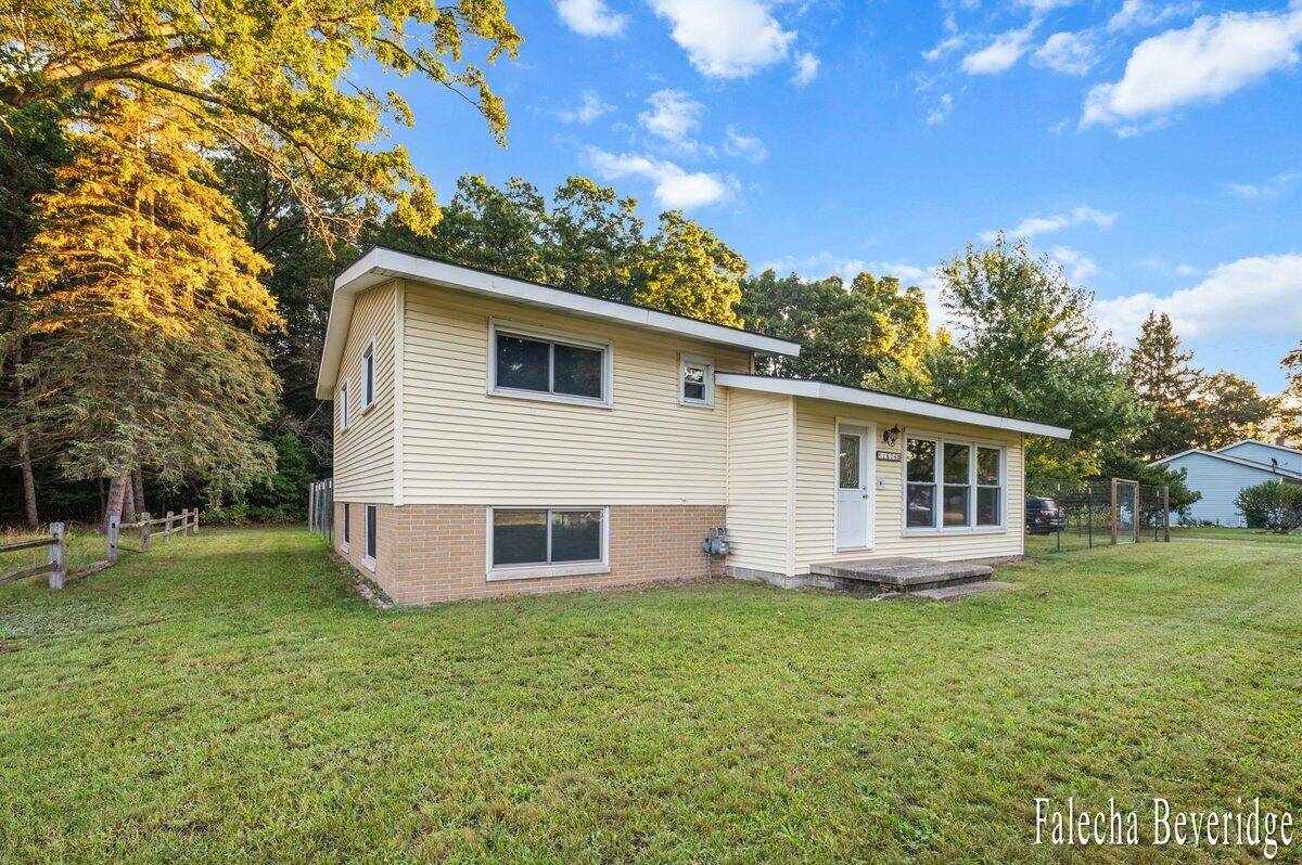 1624 W Giles Road Muskegon MI 49445