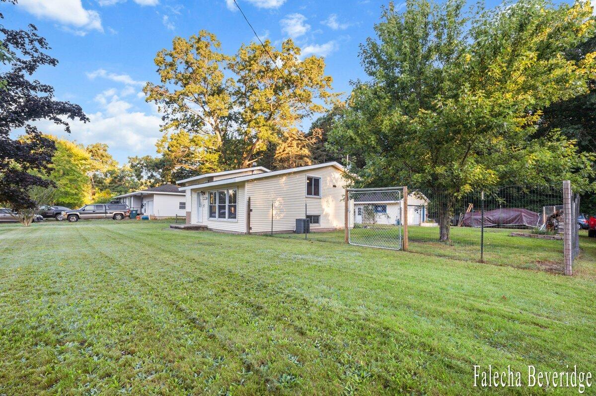 1624 W Giles Road Muskegon MI 49445