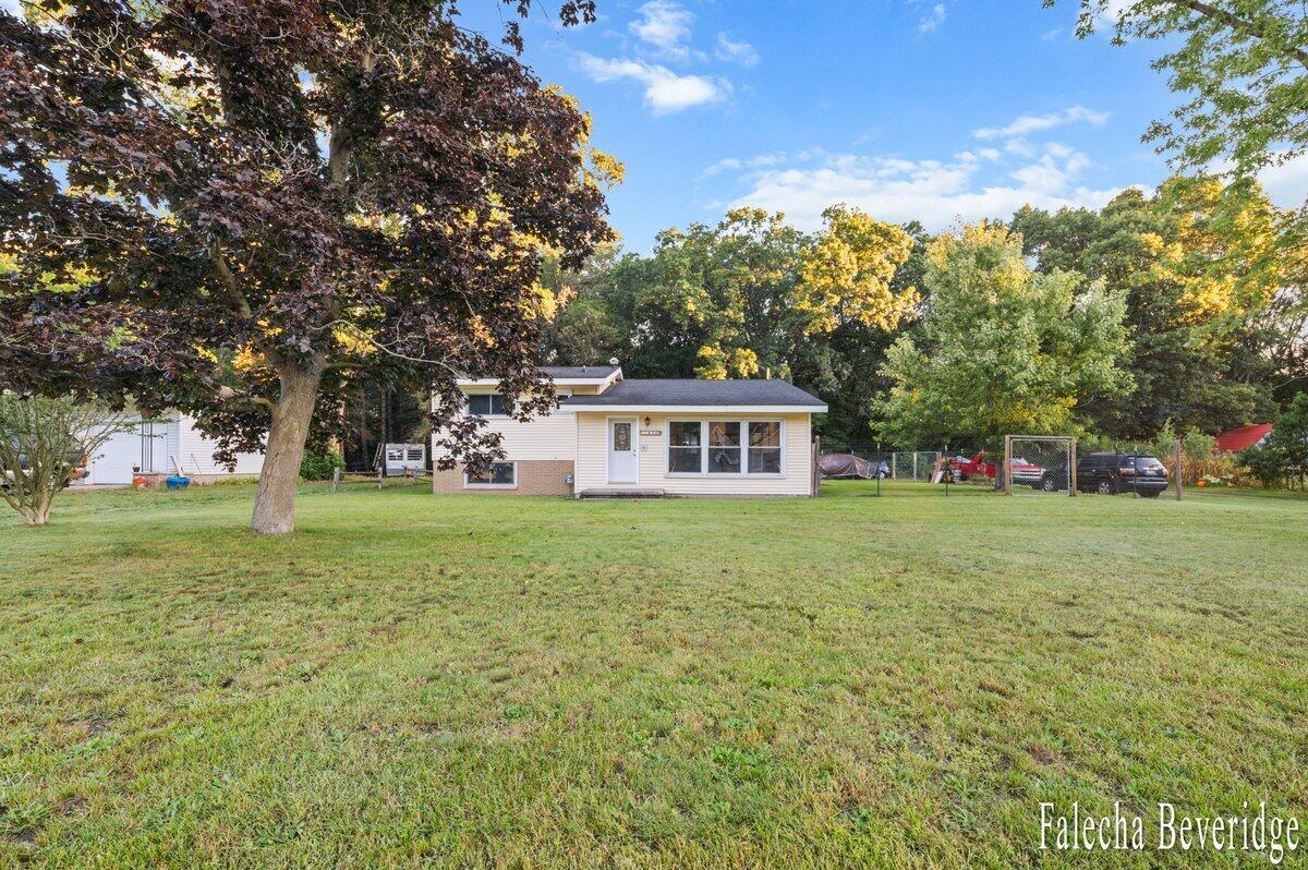 1624 W Giles Road Muskegon MI 49445