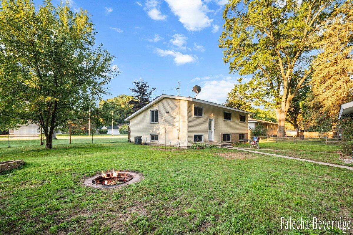 1624 W Giles Road Muskegon MI 49445