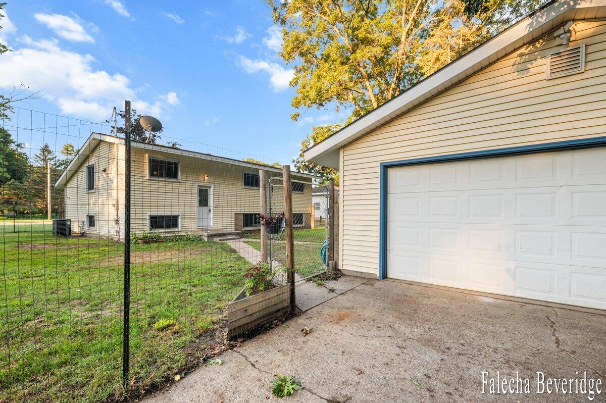 1624 W Giles Road Muskegon MI 49445