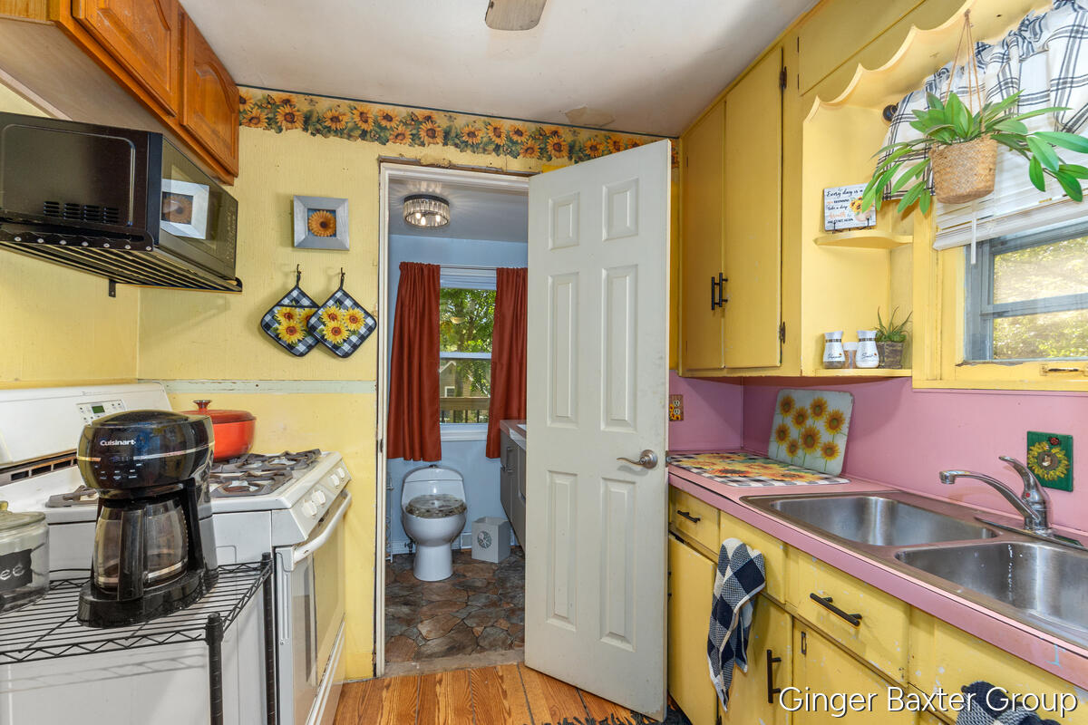 2600 Day Avenue NW Grand Rapids MI 49544