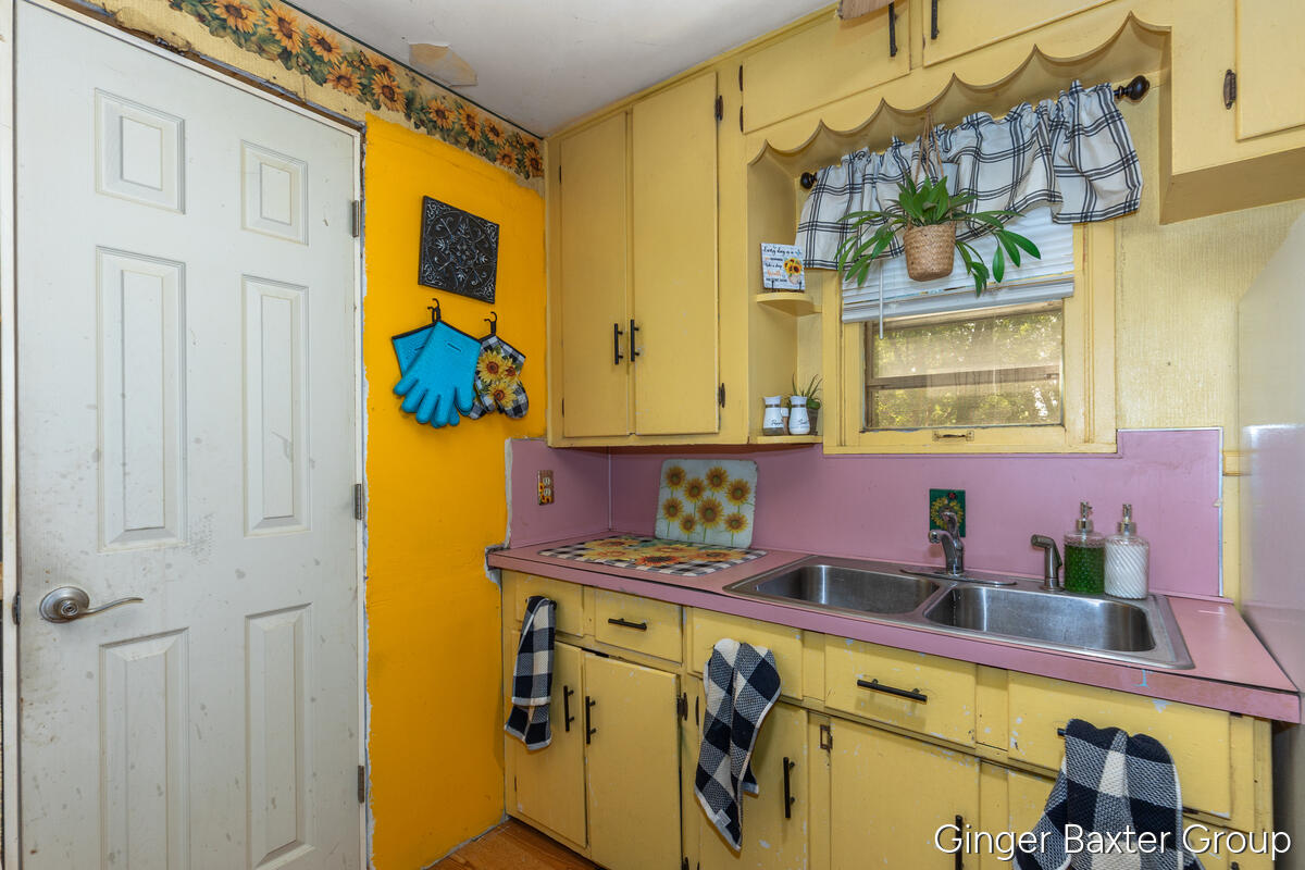 2600 Day Avenue NW Grand Rapids MI 49544
