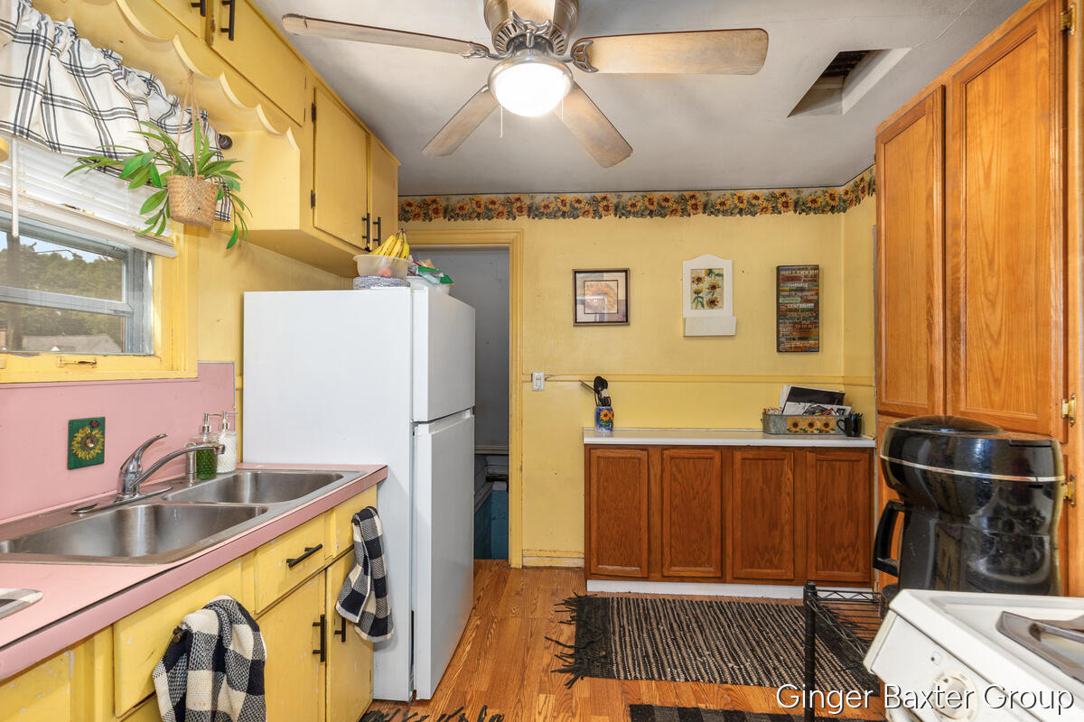 2600 Day Avenue NW Grand Rapids MI 49544