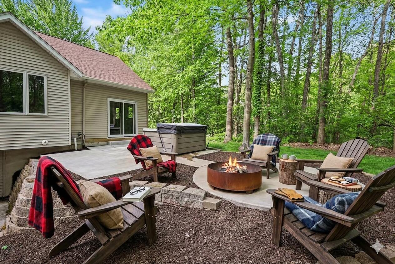 5224 Bonasa Drive NE Rockford MI 49341