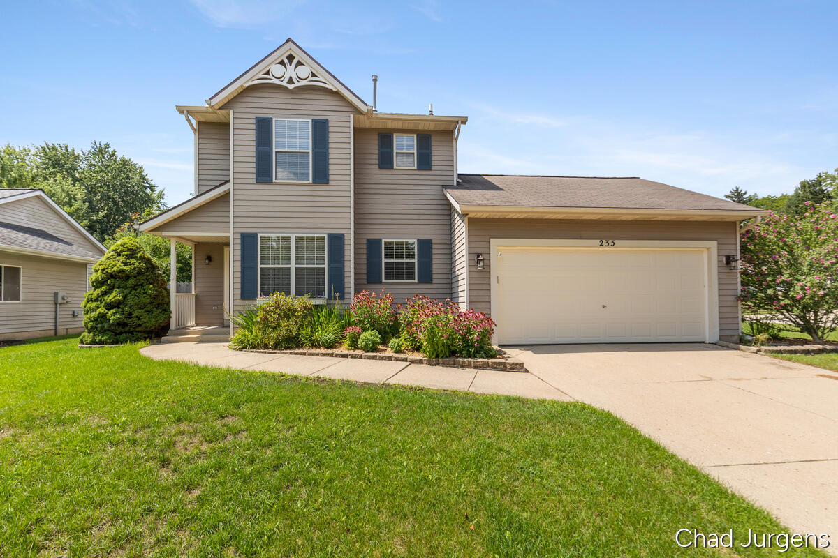 235 Olivia Court NW Grand Rapids MI 49504