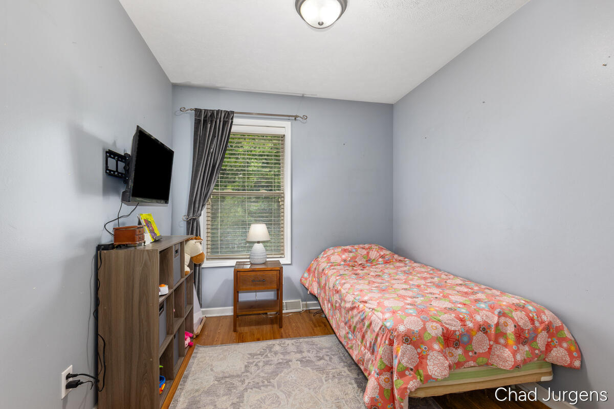 235 Olivia Court NW Grand Rapids MI 49504