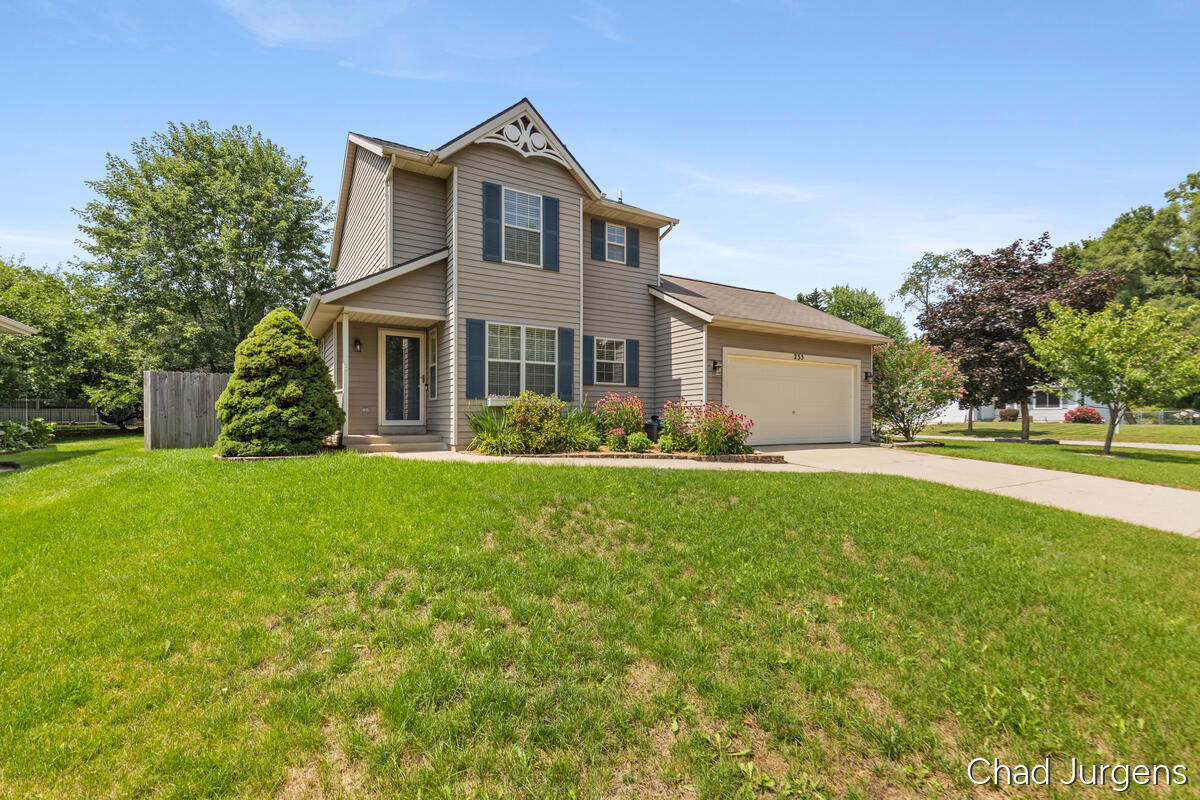235 Olivia Court NW Grand Rapids MI 49504