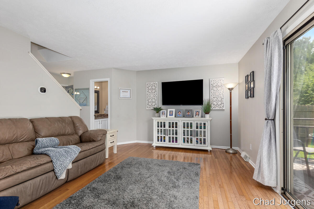 235 Olivia Court NW Grand Rapids MI 49504