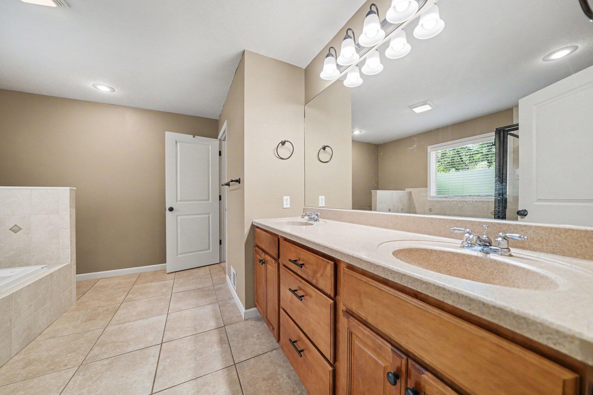69862 Roy Drive Edwardsburg MI 49112
