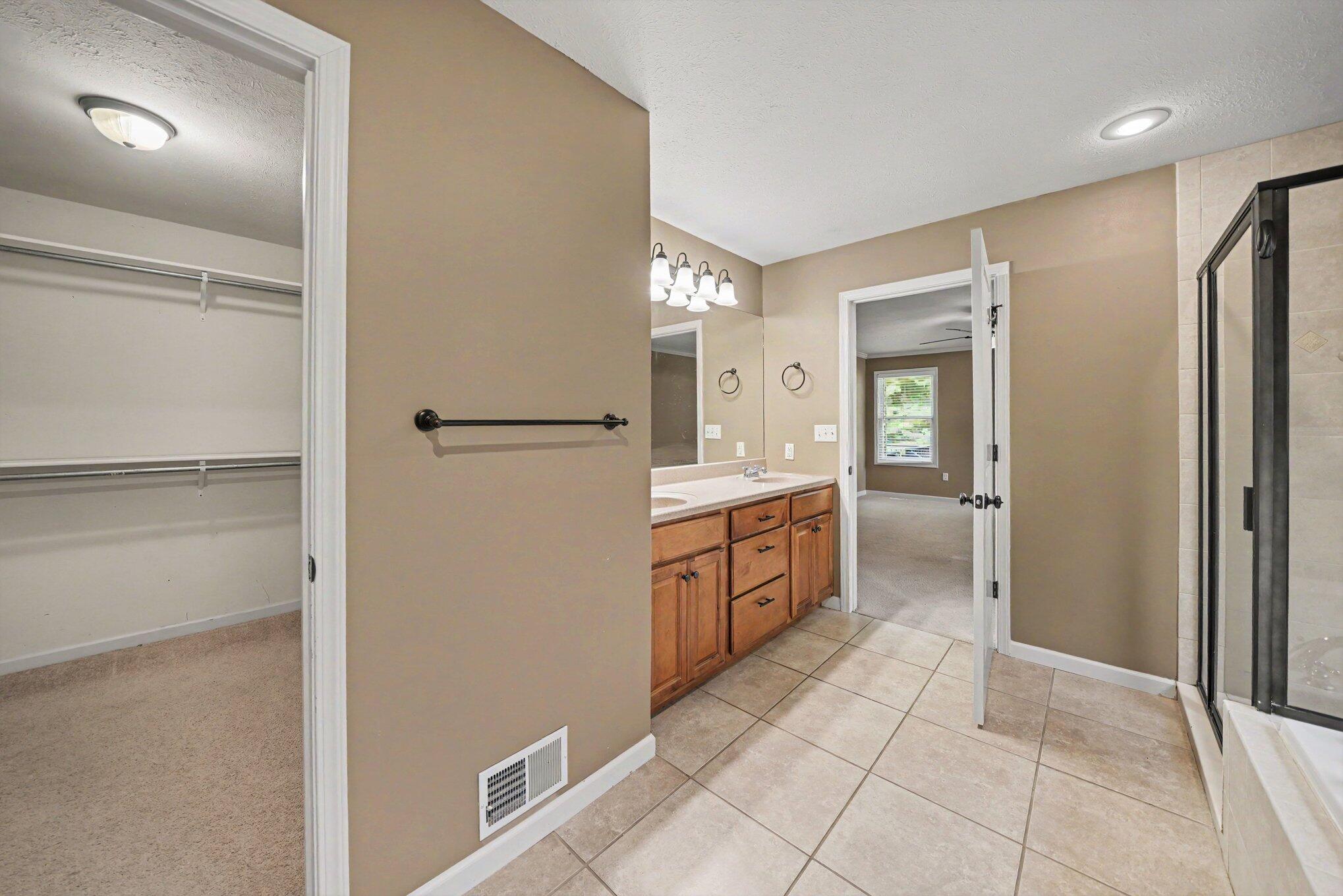 69862 Roy Drive Edwardsburg MI 49112