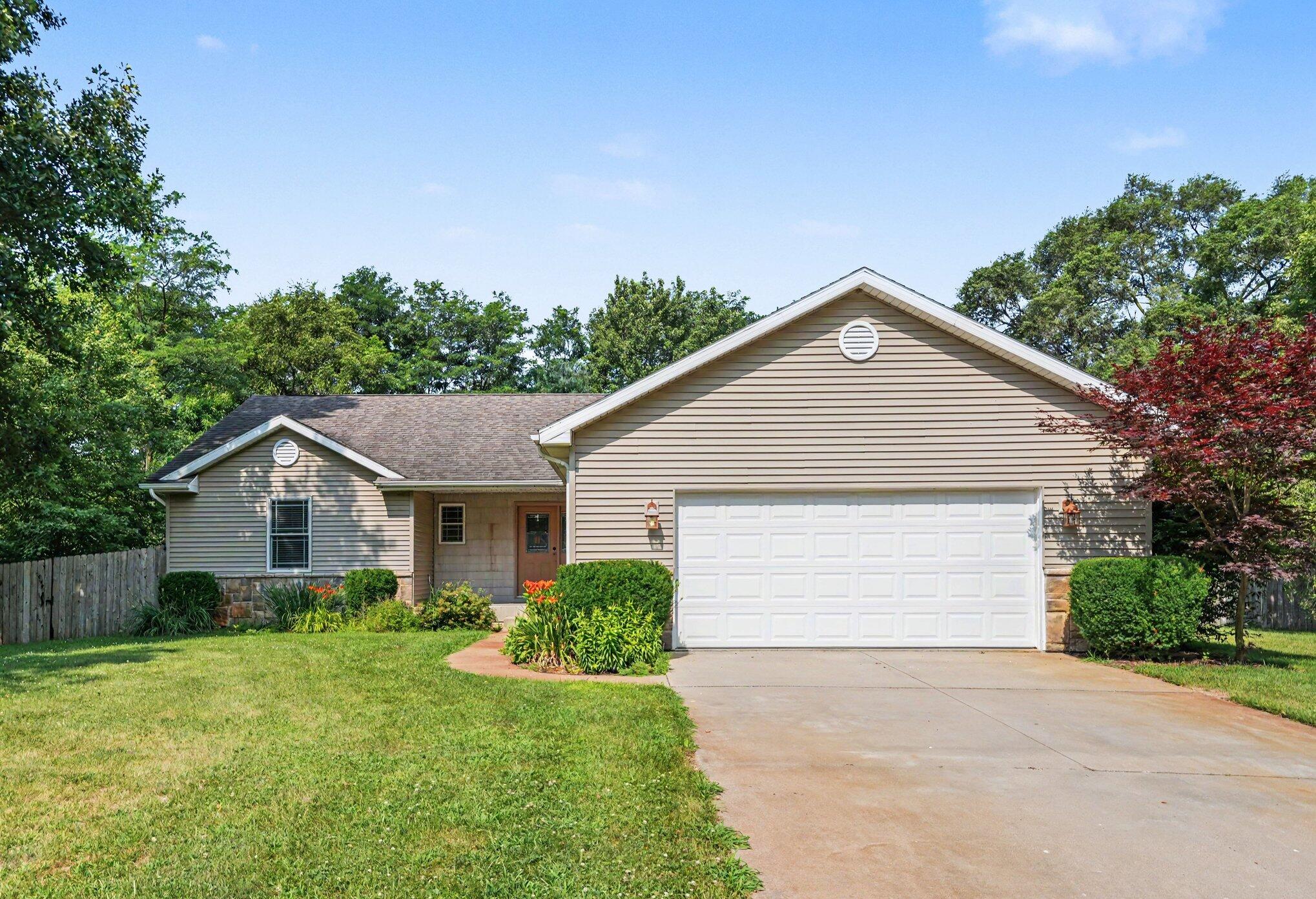 69862 Roy Drive Edwardsburg MI 49112