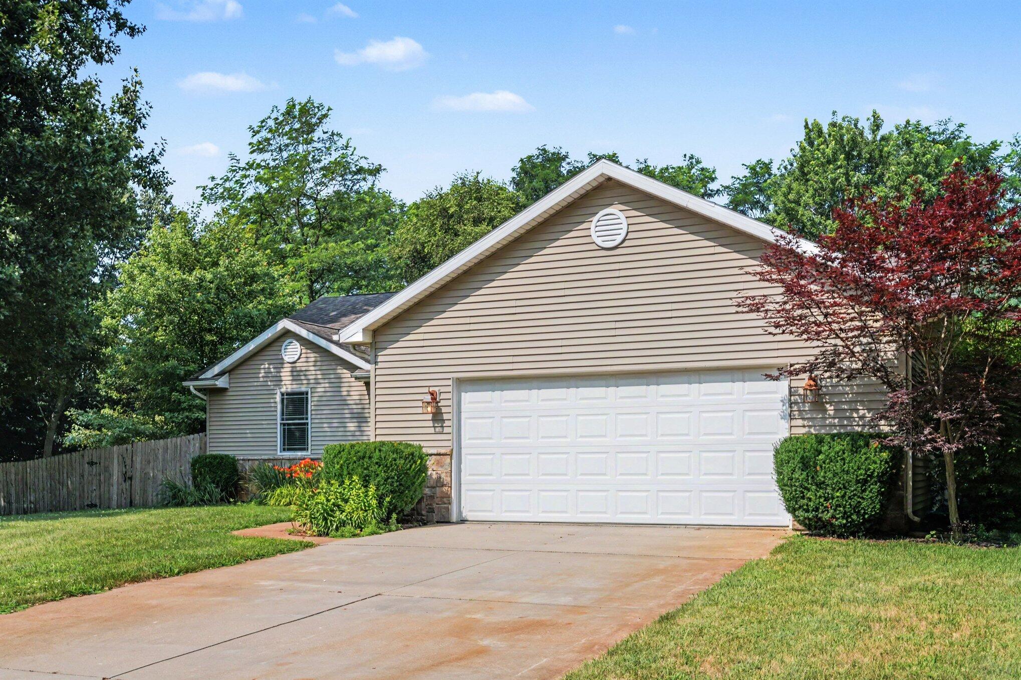 69862 Roy Drive Edwardsburg MI 49112
