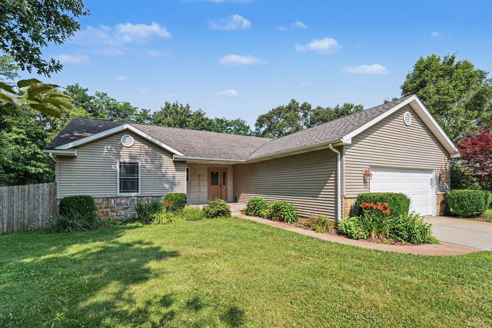 69862 Roy Drive Edwardsburg MI 49112