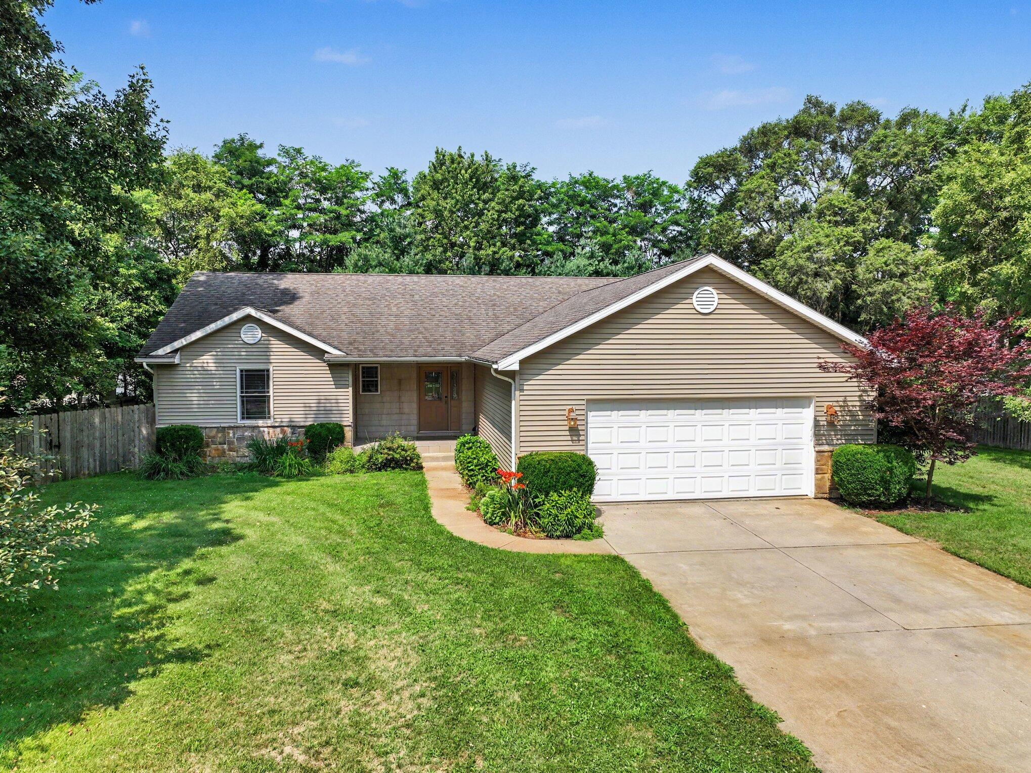 69862 Roy Drive Edwardsburg MI 49112