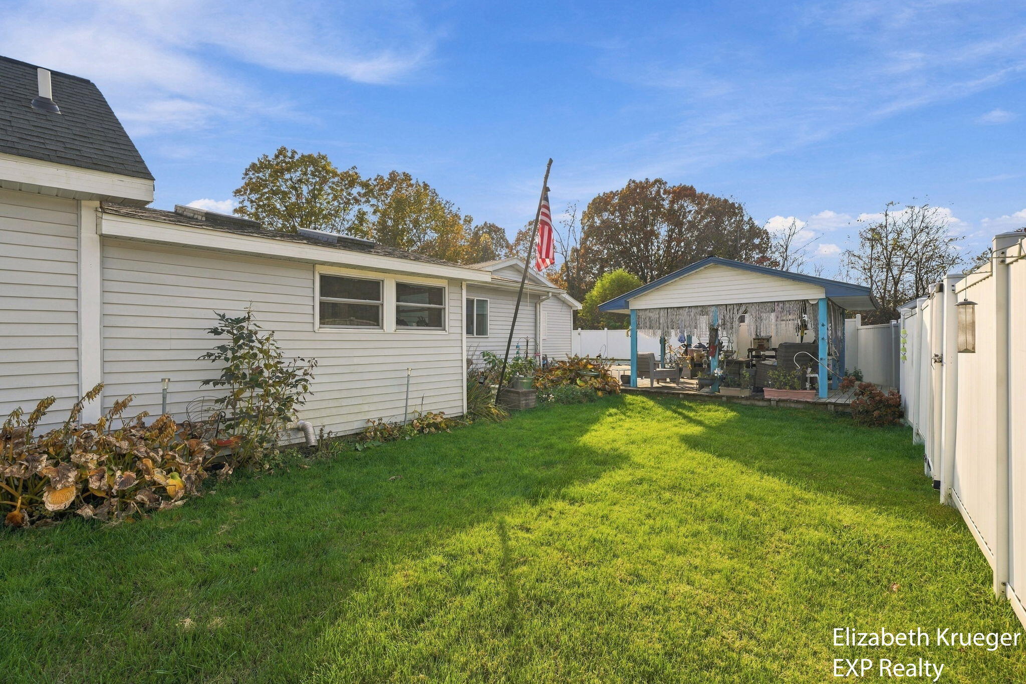 2552 56th Street Fennville MI 49408