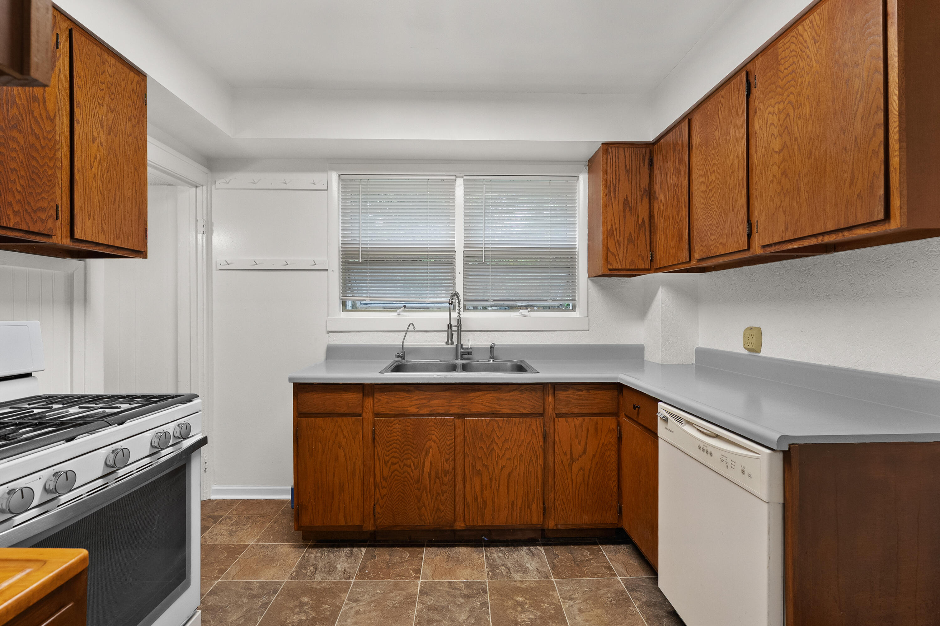 570 Harway Avenue Kalamazoo MI 49048