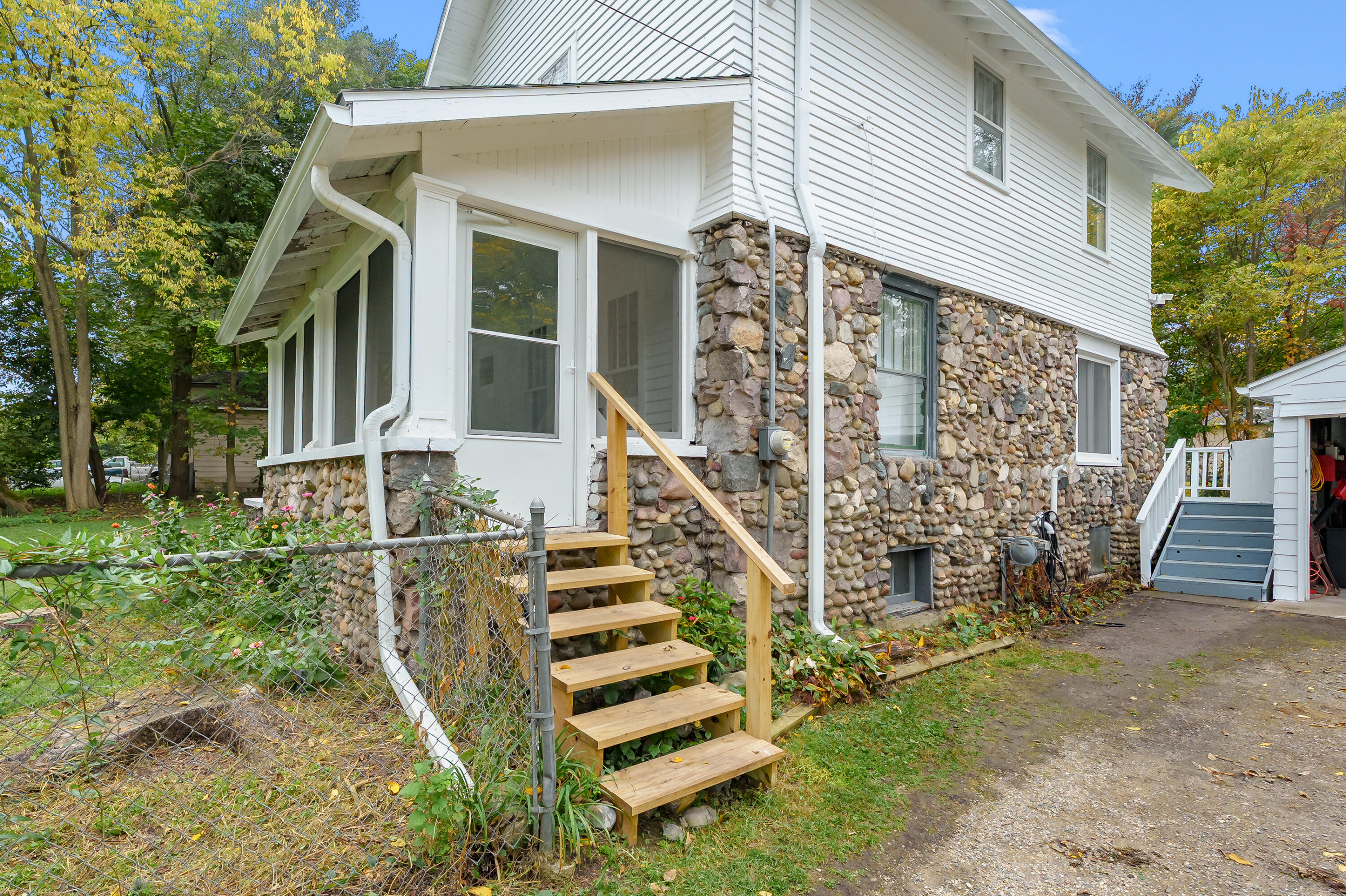 570 Harway Avenue Kalamazoo MI 49048