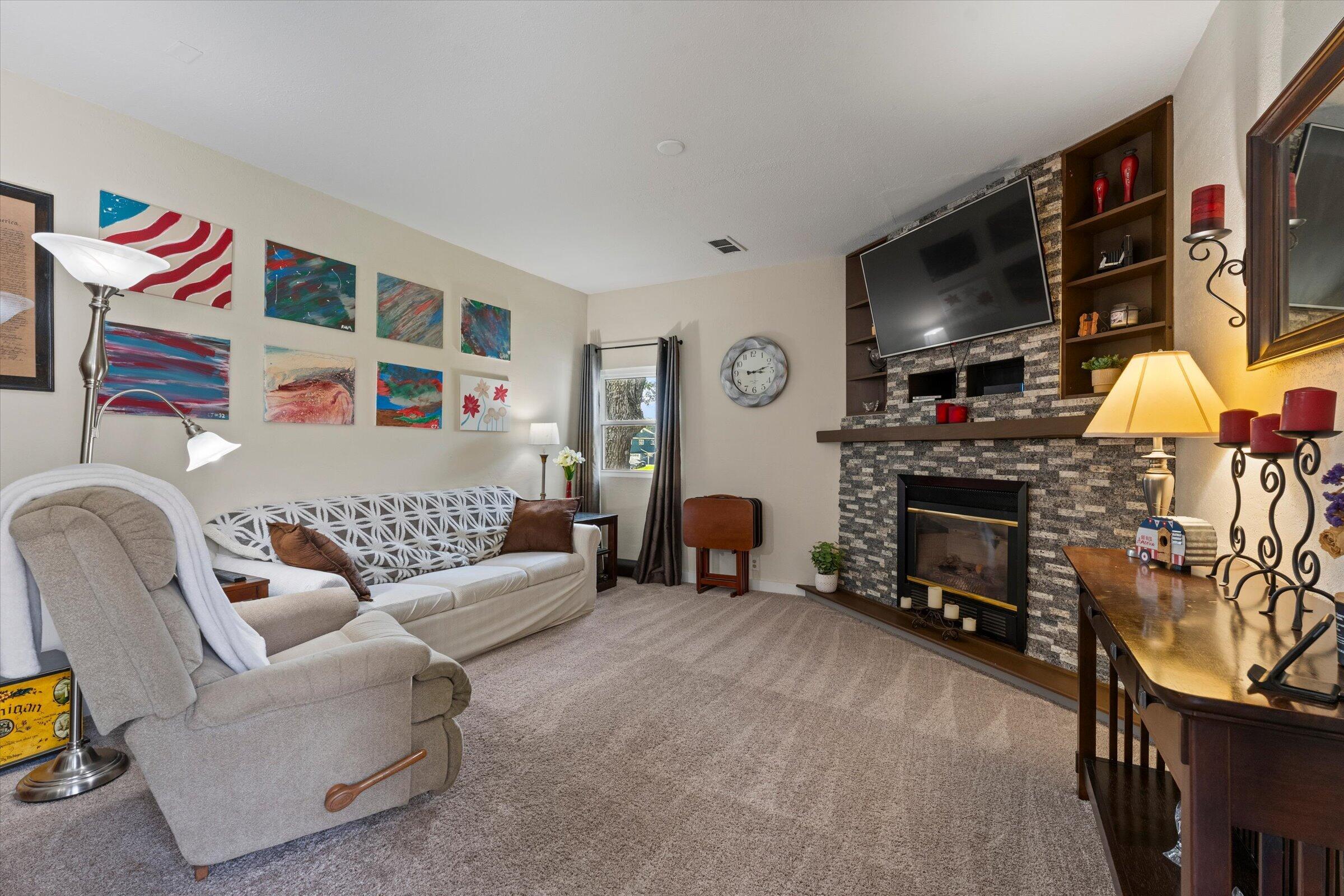 69601 Christiann Creek Drive Edwardsburg MI 49112