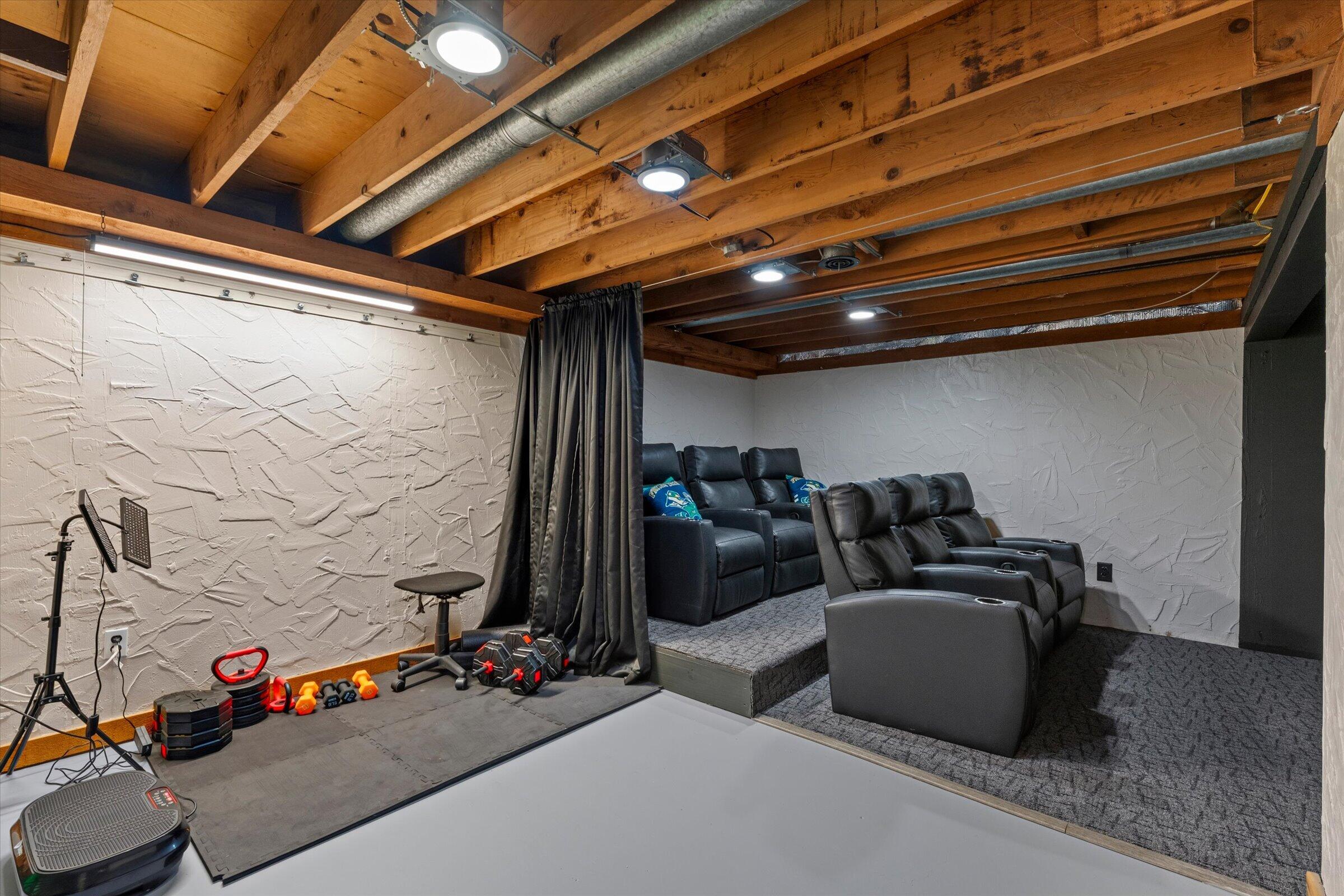 69601 Christiann Creek Drive Edwardsburg MI 49112