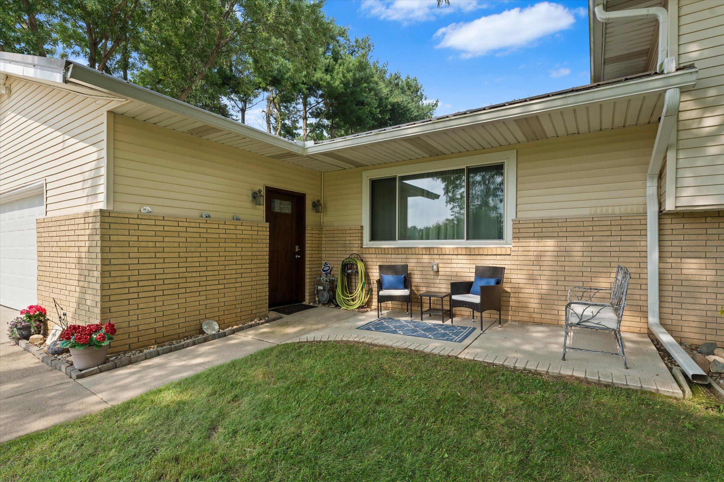 69601 Christiann Creek Drive Edwardsburg MI 49112