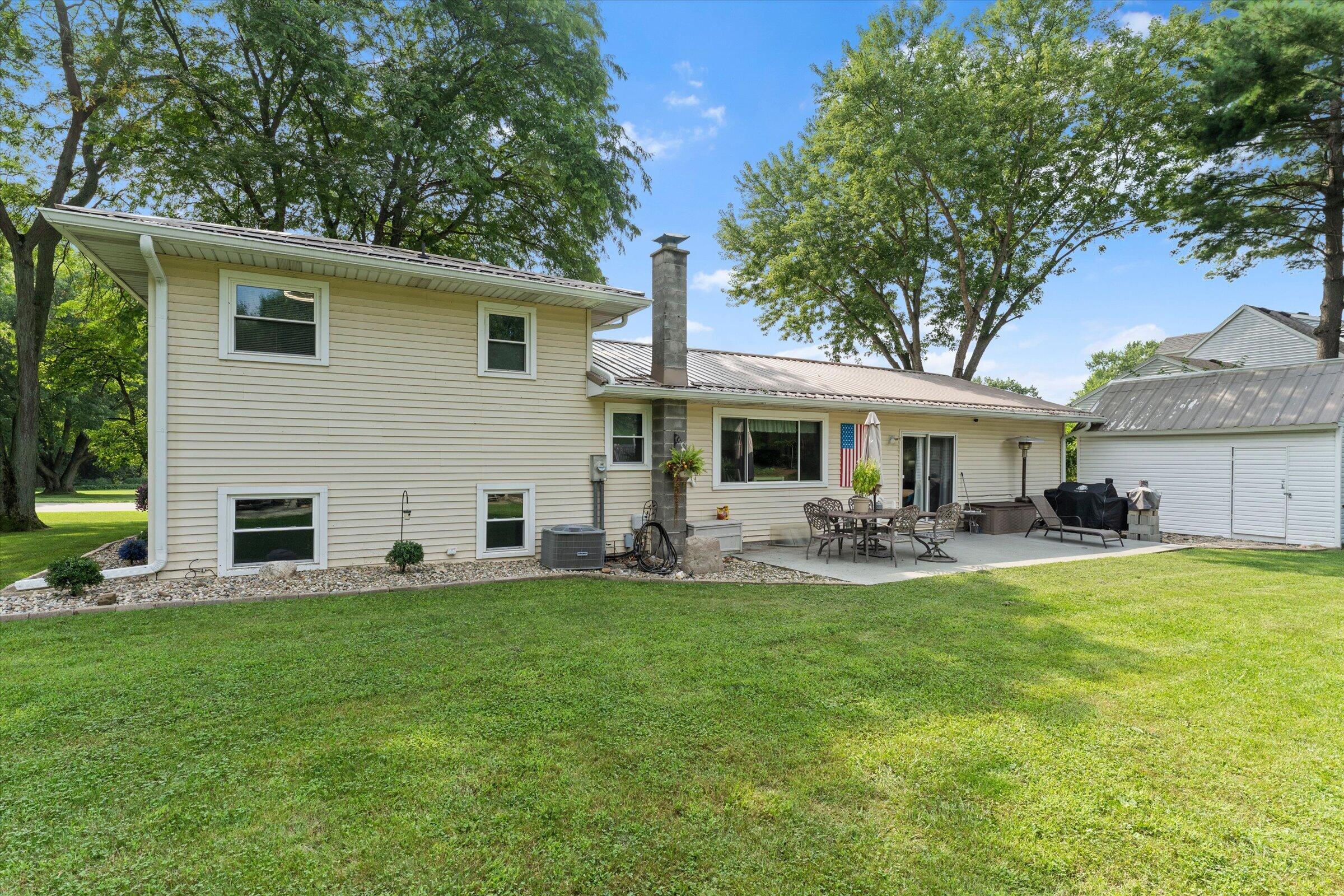 69601 Christiann Creek Drive Edwardsburg MI 49112