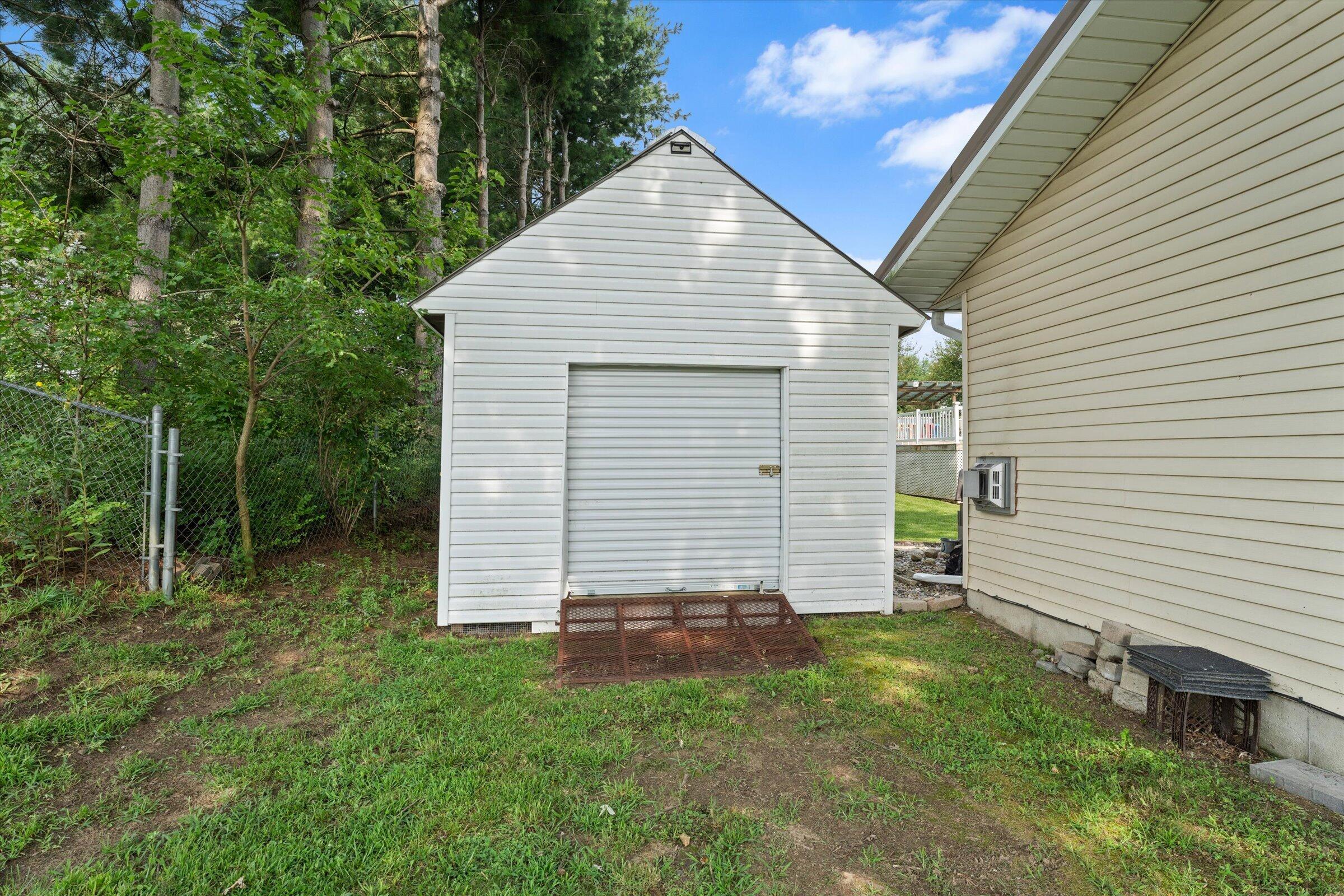 69601 Christiann Creek Drive Edwardsburg MI 49112