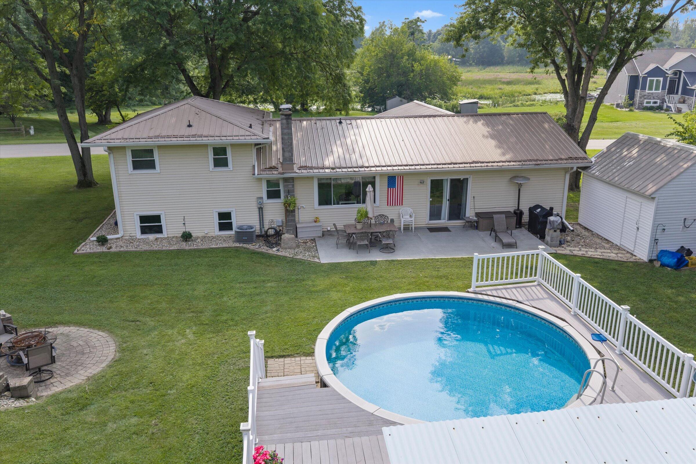 69601 Christiann Creek Drive Edwardsburg MI 49112
