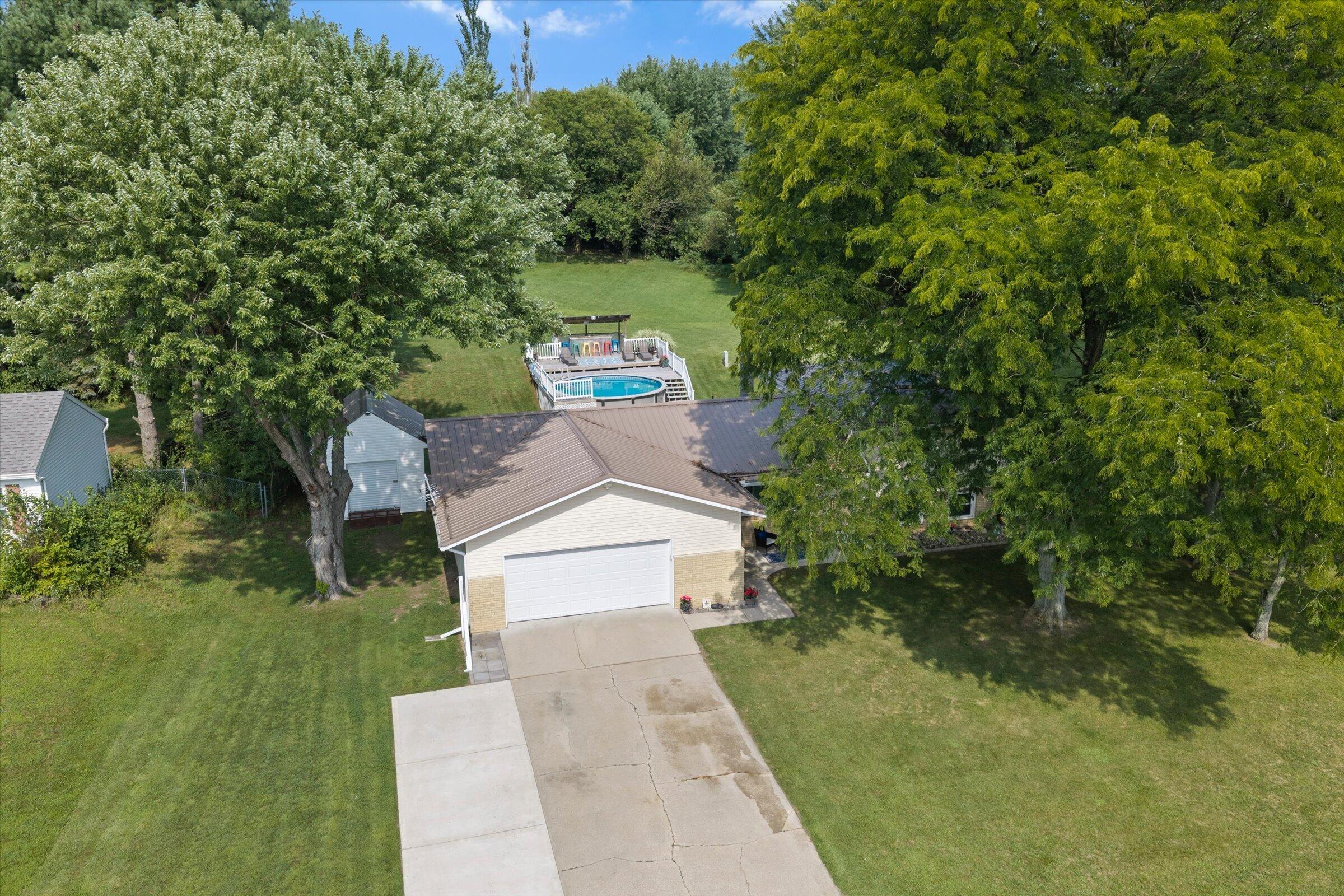 69601 Christiann Creek Drive Edwardsburg MI 49112
