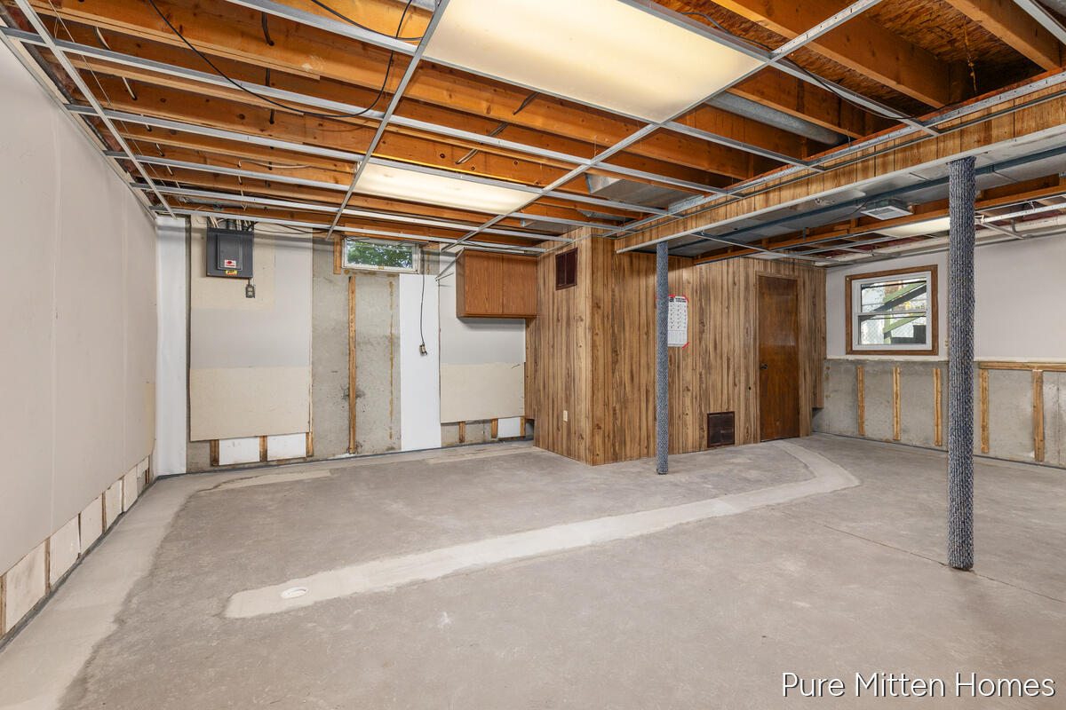 2047 Wolfboro Drive SE Grand Rapids MI 49508