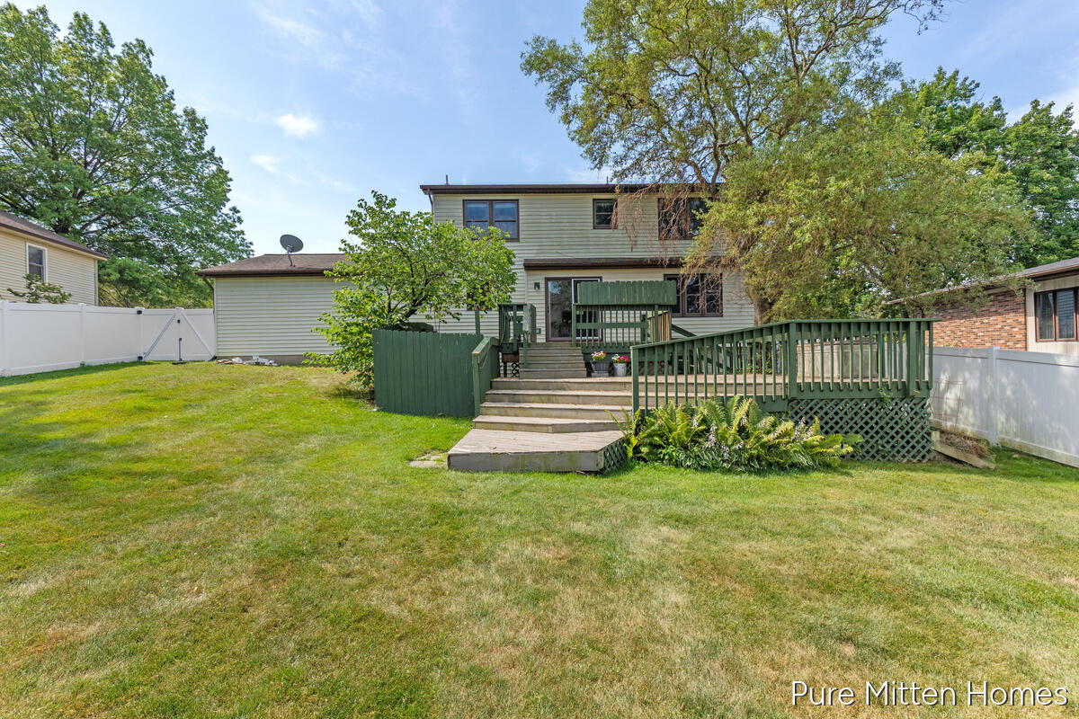 2047 Wolfboro Drive SE Grand Rapids MI 49508