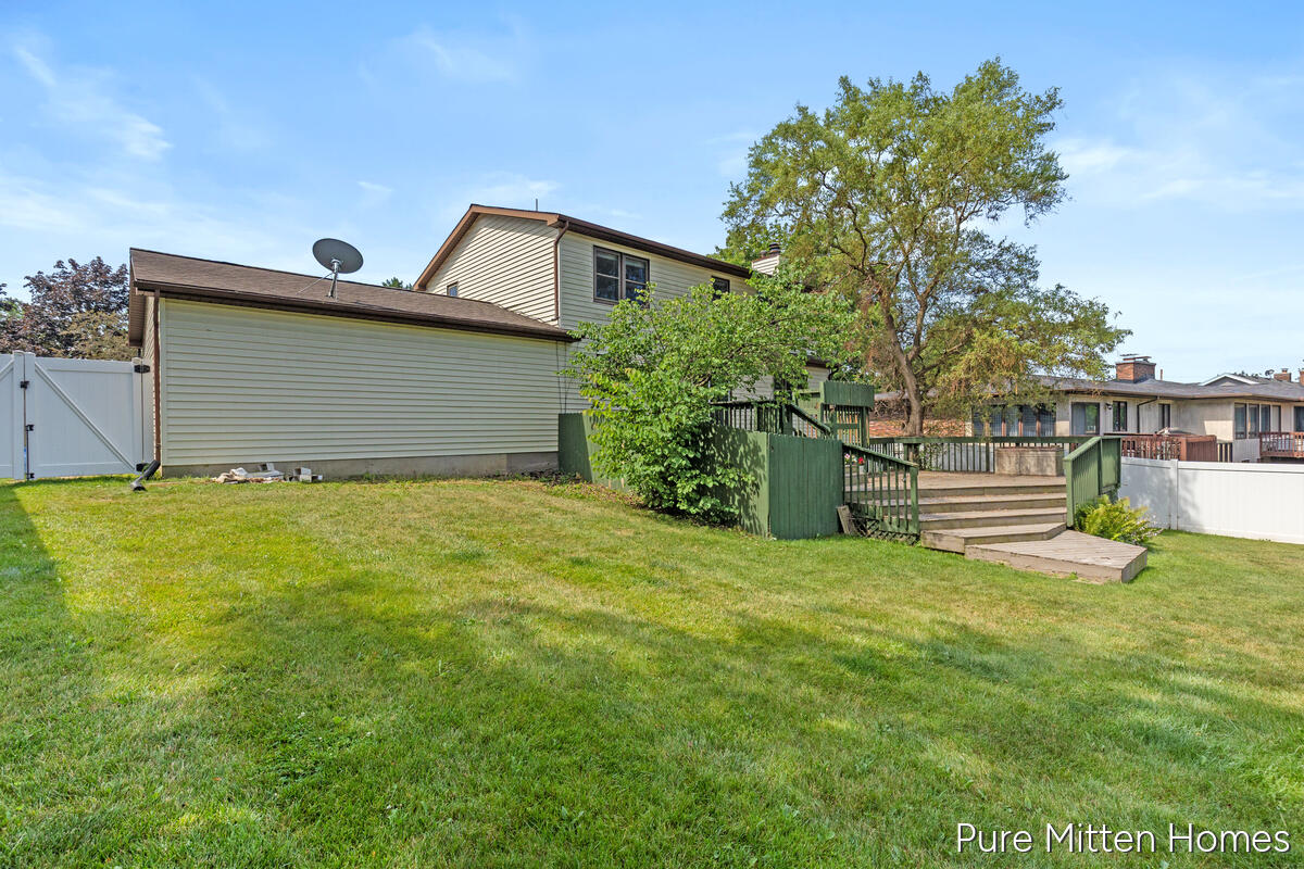 2047 Wolfboro Drive SE Grand Rapids MI 49508