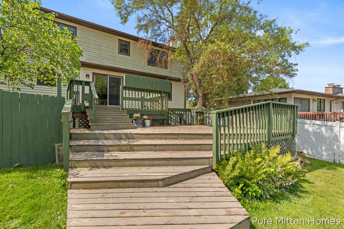 2047 Wolfboro Drive SE Grand Rapids MI 49508