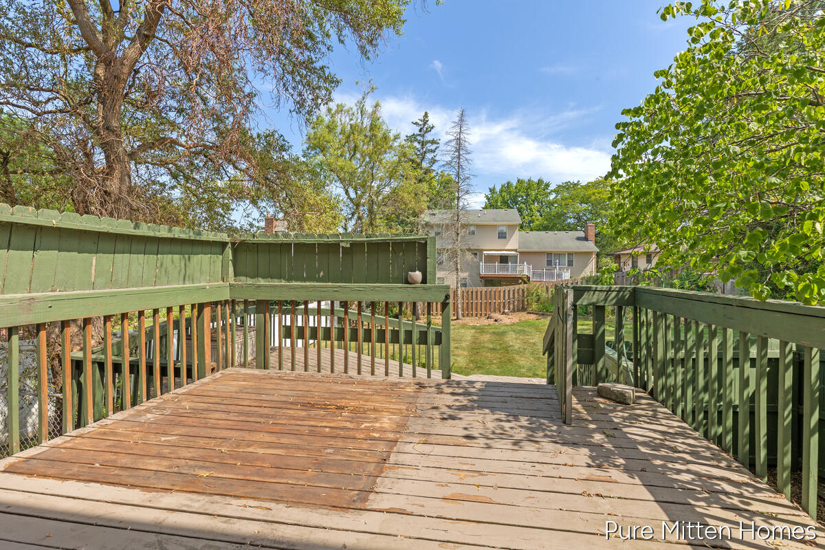 2047 Wolfboro Drive SE Grand Rapids MI 49508