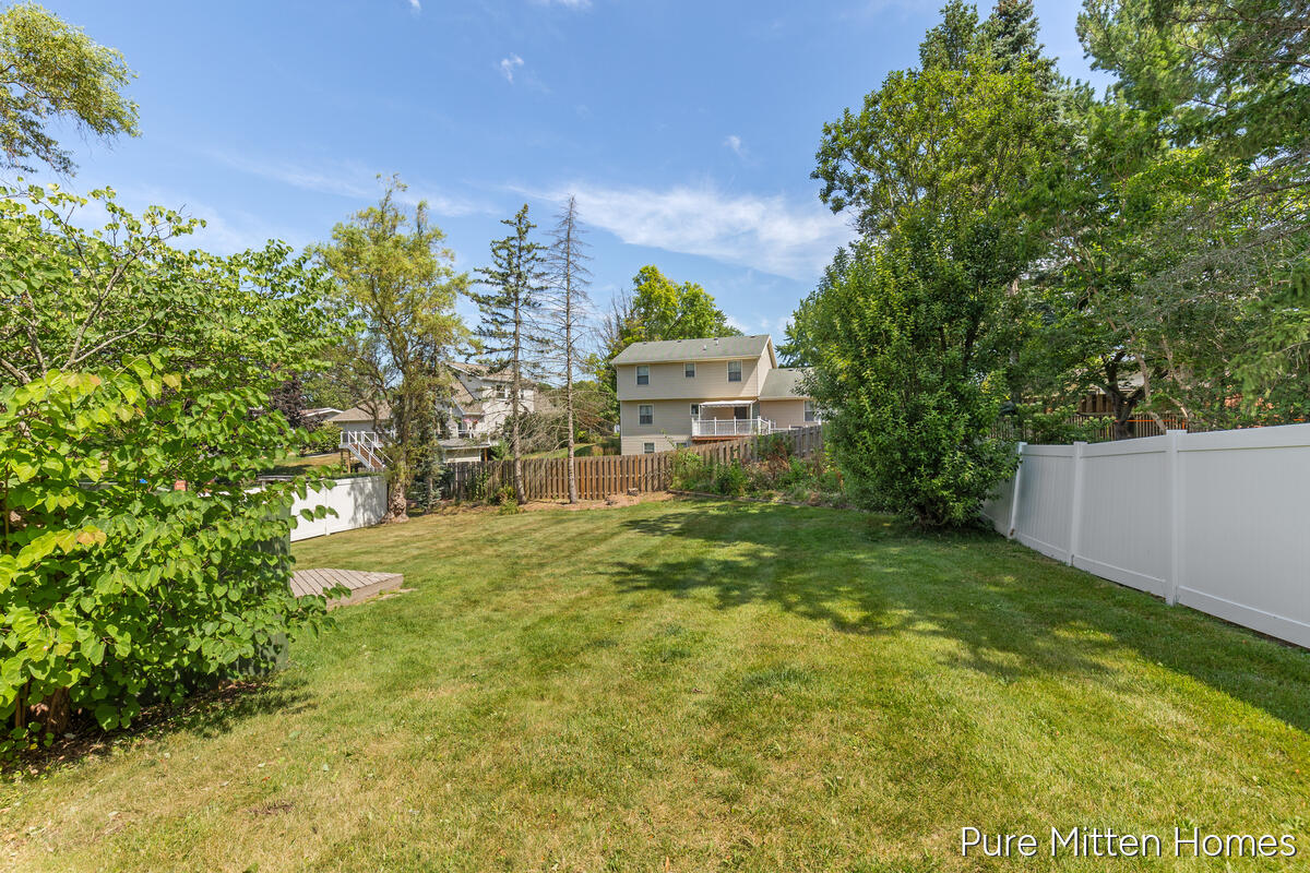 2047 Wolfboro Drive SE Grand Rapids MI 49508