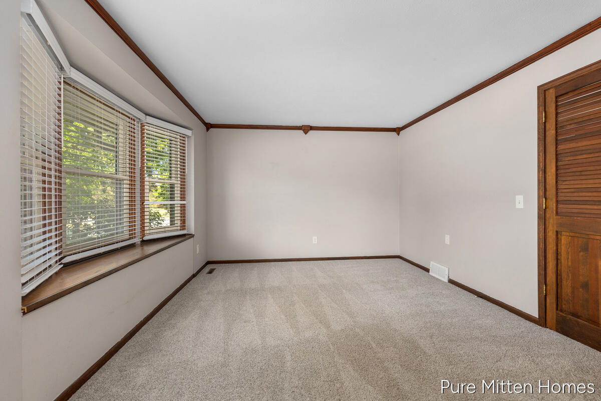 2047 Wolfboro Drive SE Grand Rapids MI 49508
