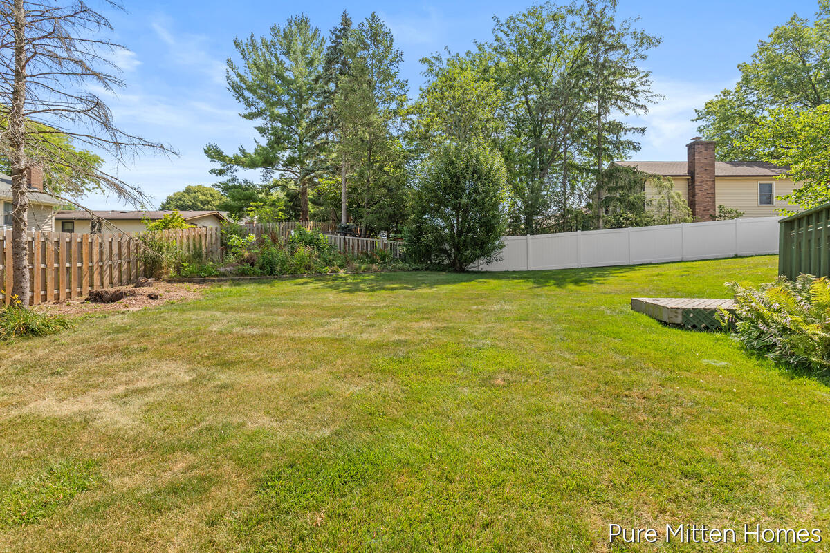2047 Wolfboro Drive SE Grand Rapids MI 49508