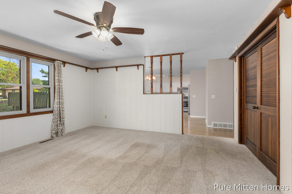 2047 Wolfboro Drive SE Grand Rapids MI 49508