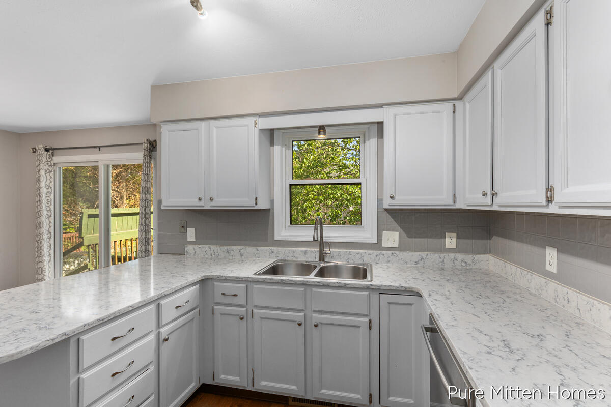 2047 Wolfboro Drive SE Grand Rapids MI 49508