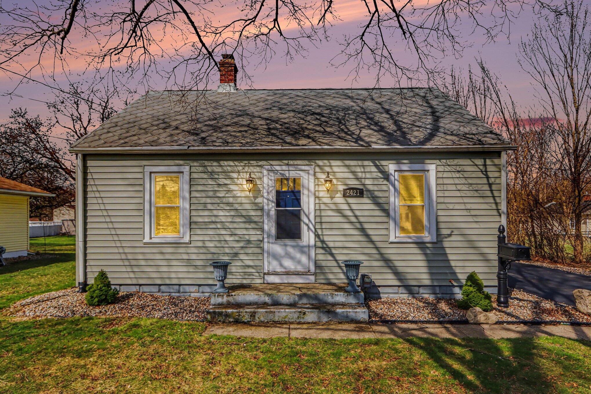 2421 Parchmount Avenue Kalamazoo MI 49004