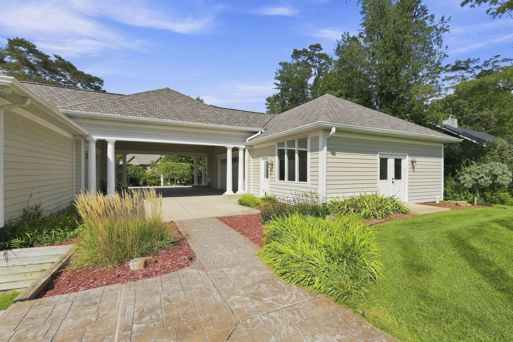 1920 High Meadow S Niles MI 49120