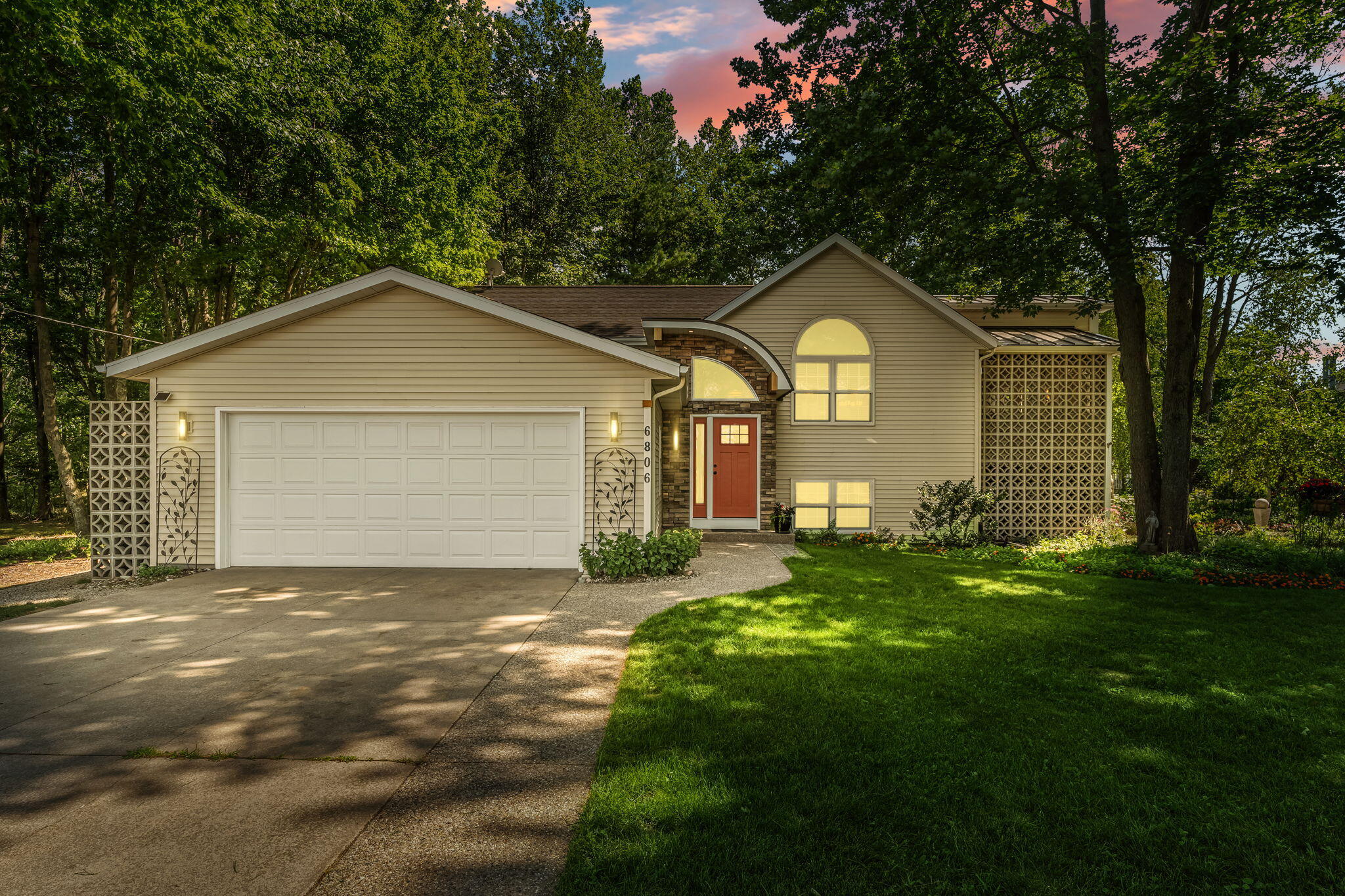 6806 Wiley Road Douglas MI 49406