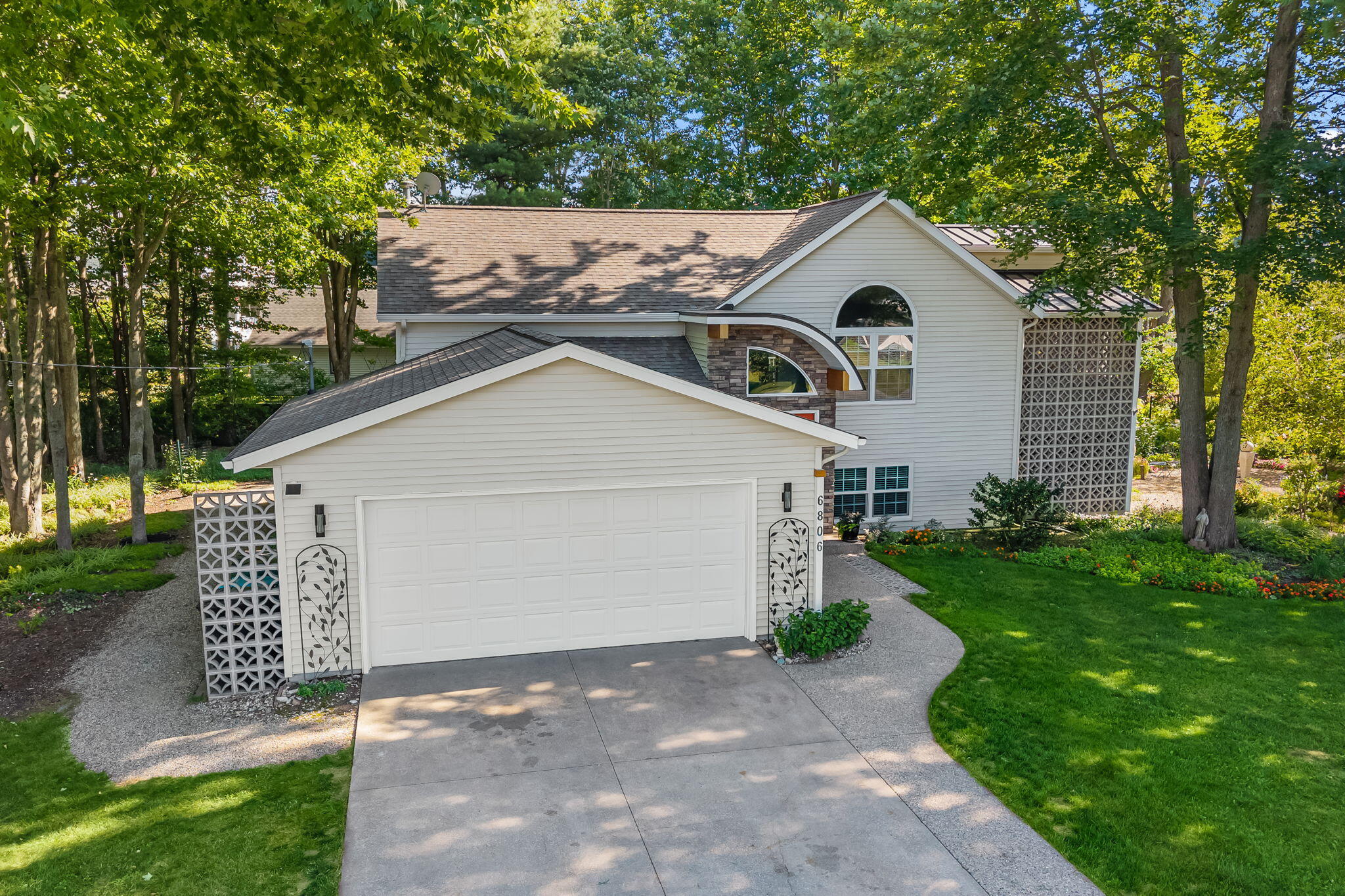 6806 Wiley Road Douglas MI 49406