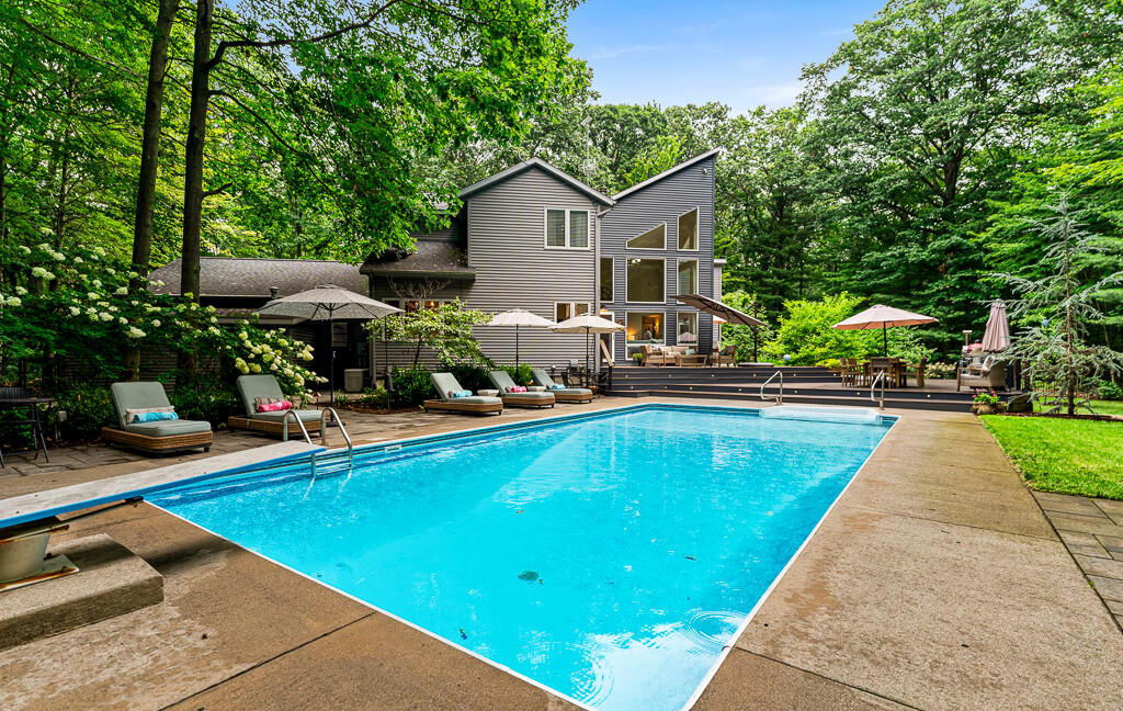 16275 Riley Street Holland MI 49424