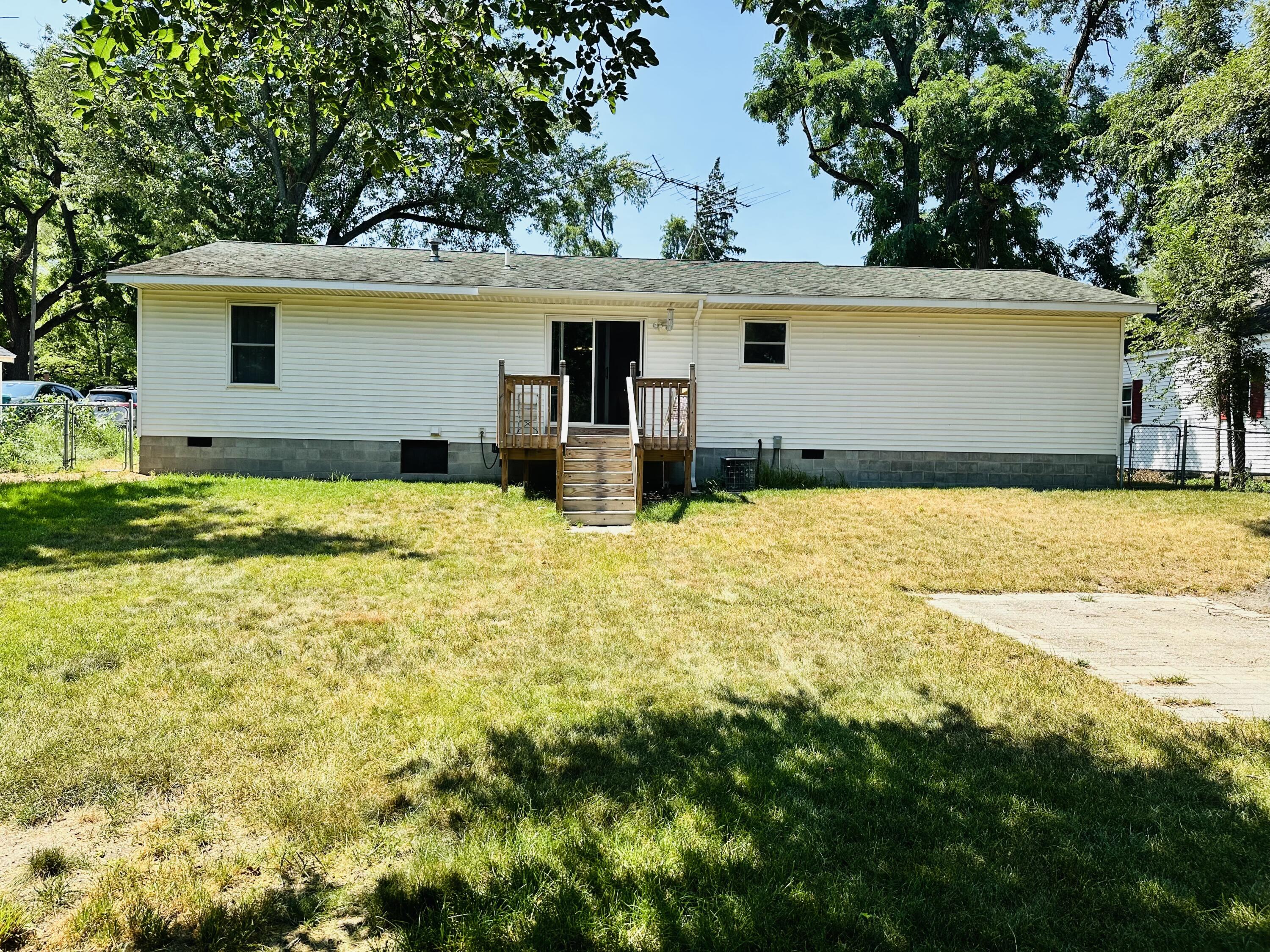2140 Kinsey Street Muskegon MI 49441