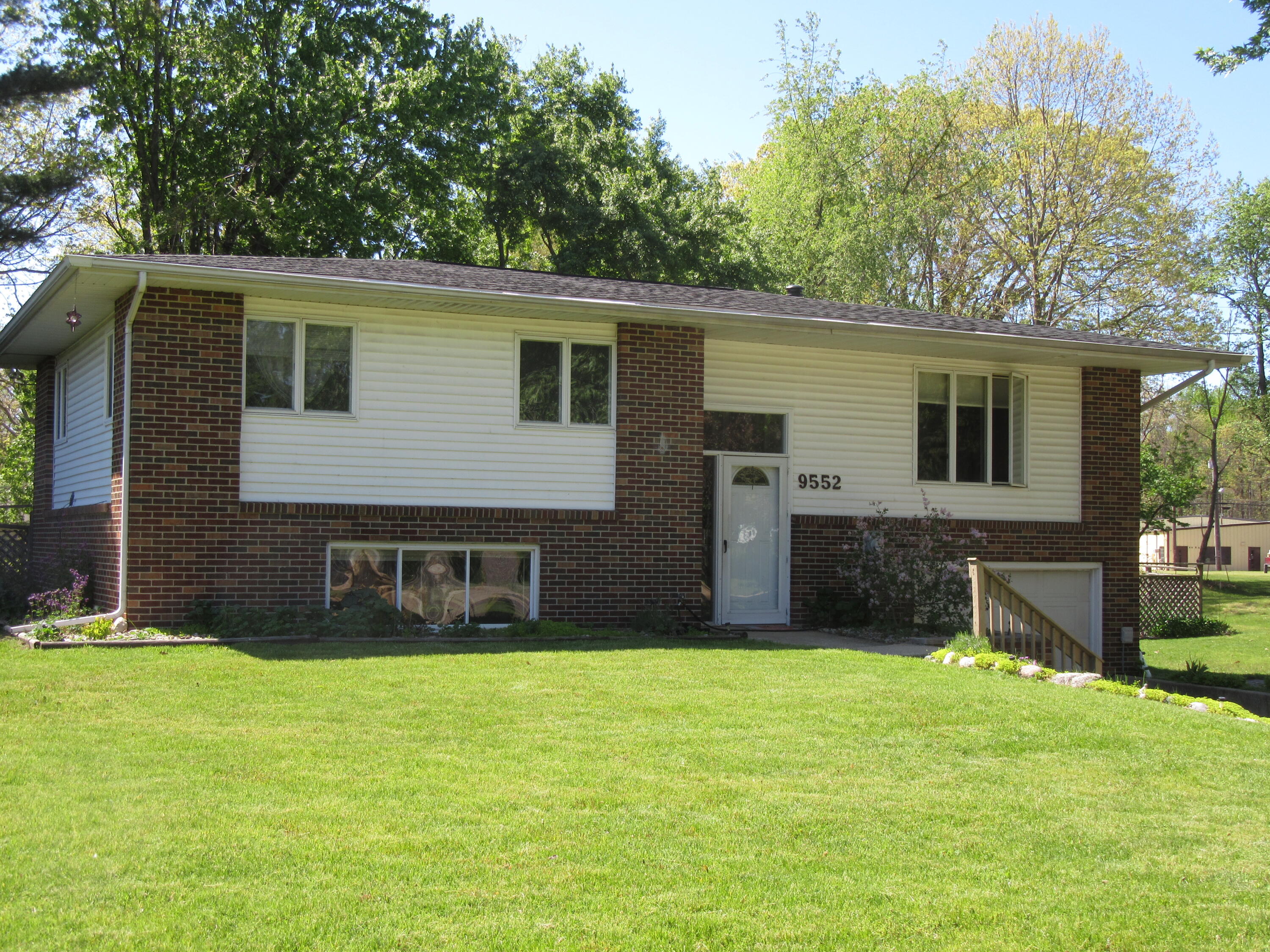 9552 Pine Street Bridgman MI 49106